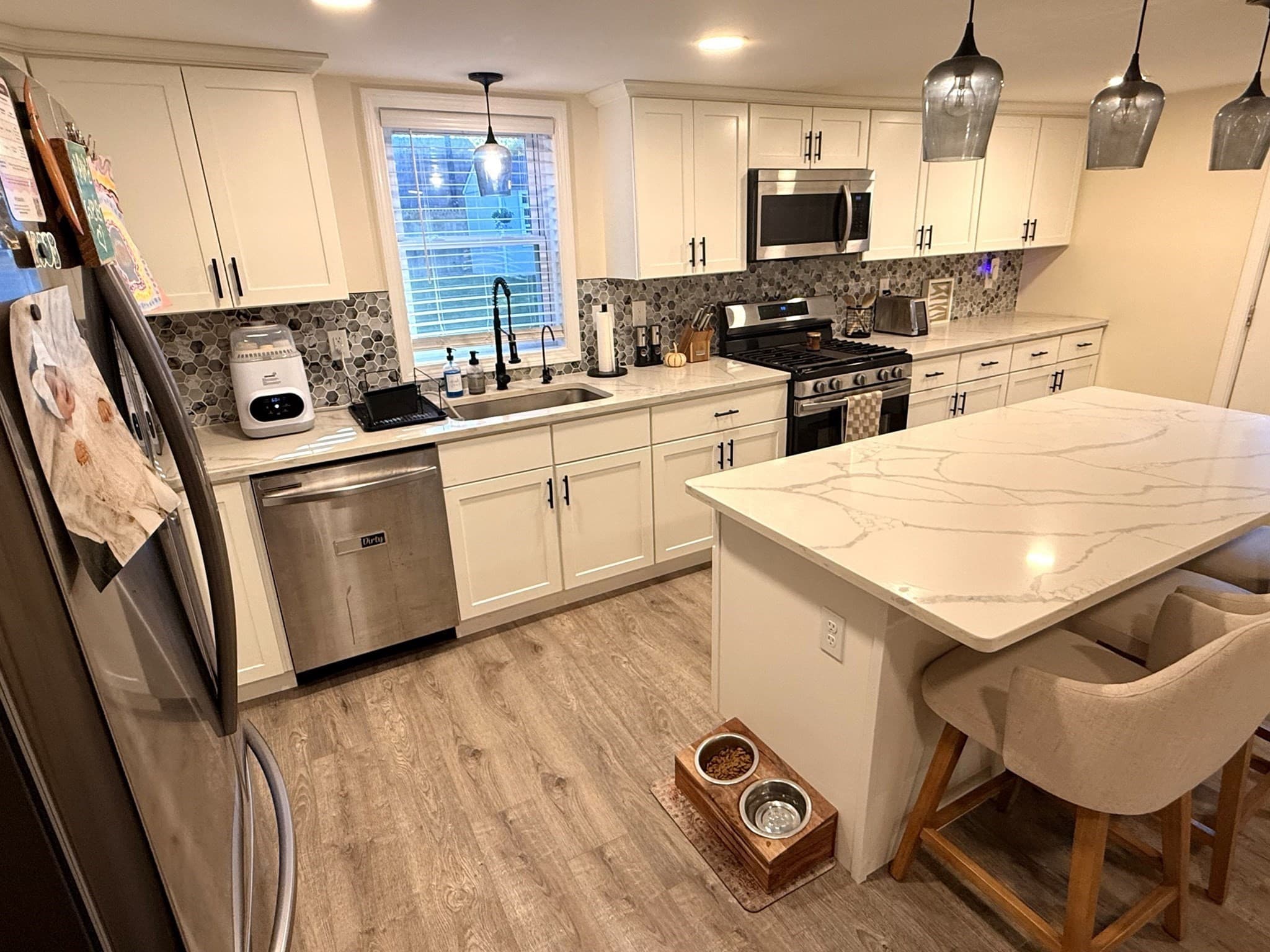 Single Family Residence at 288 Sanford Rd, Westport MA 02790, photo 9 of 26