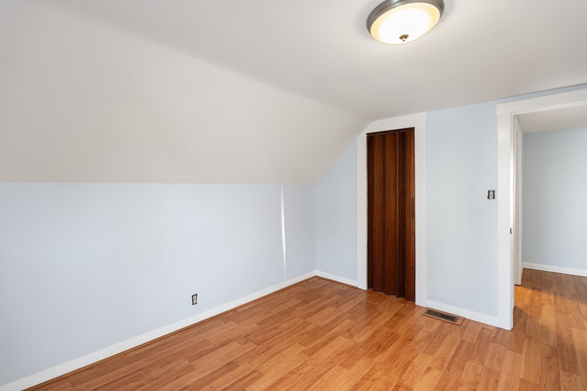 Single Family Residence at 260 Phillips Ave, New Bedford MA 02746, photo 23 of 34