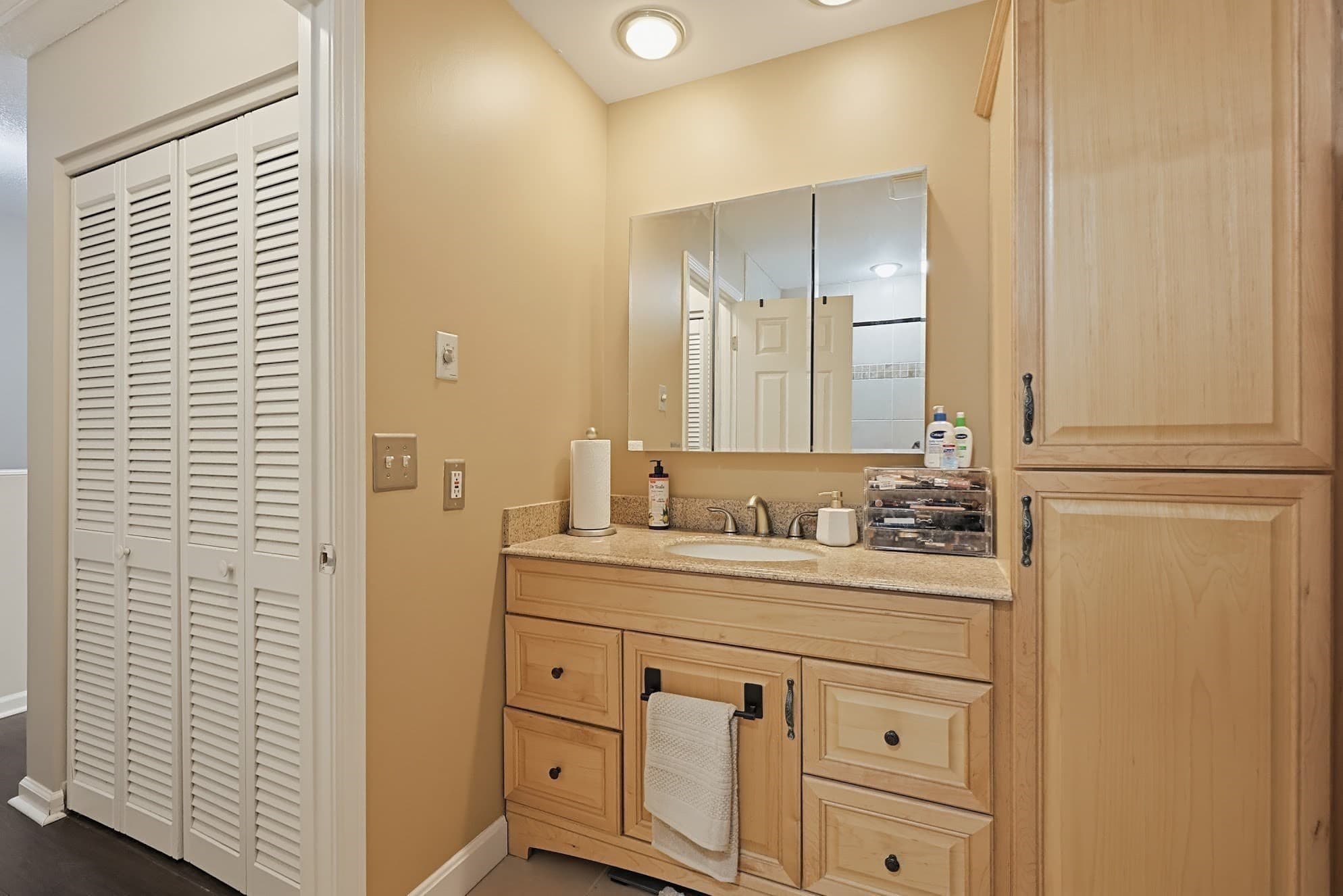 Condominium at 421 Neponset St # B, Norwood MA 02062, photo 23 of 31