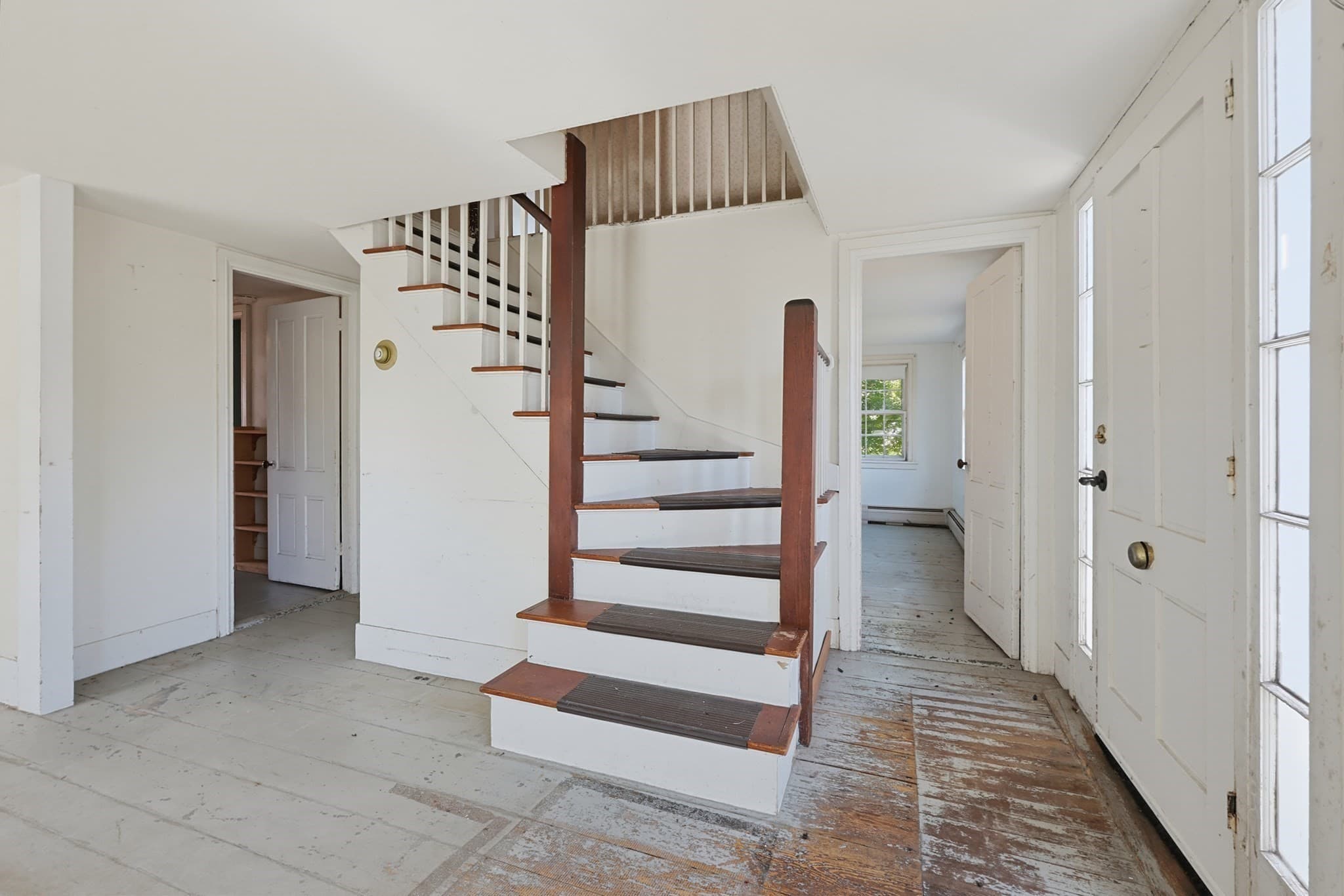 Single Family Residence at 1823 Main Rd, Westport MA 02791, photo 6 of 42