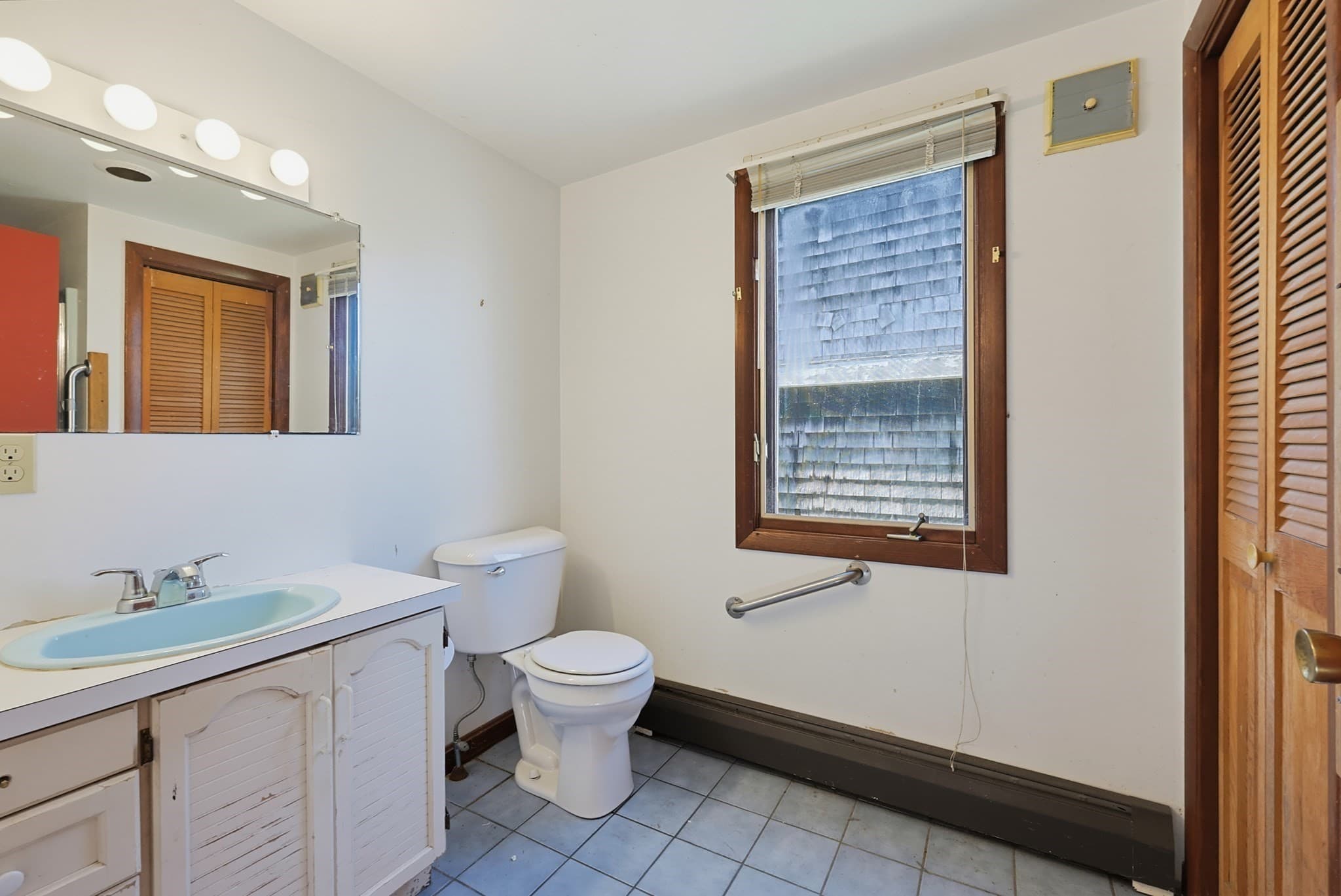 Single Family Residence at 1823 Main Rd, Westport MA 02791, photo 22 of 42