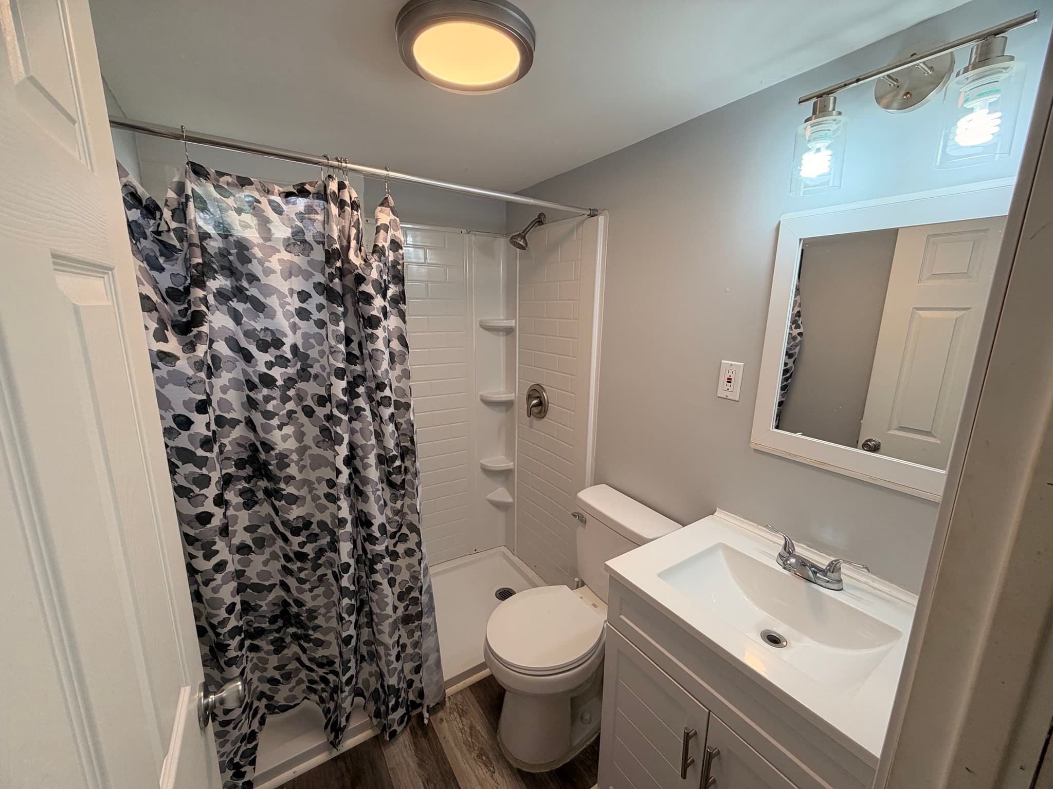 Mobile Home at 16 Pioneer Way, Springfield MA 01119, photo 8 of 12