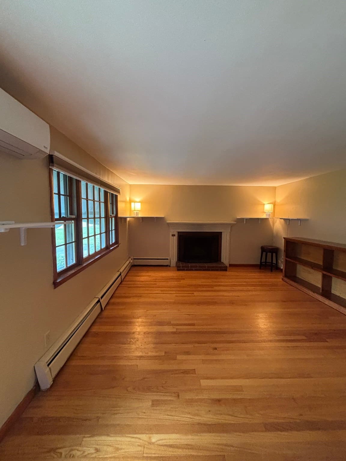 Single Family Residence at 250 W Allen Ridge Rd, Springfield MA 01118, photo 6 of 19