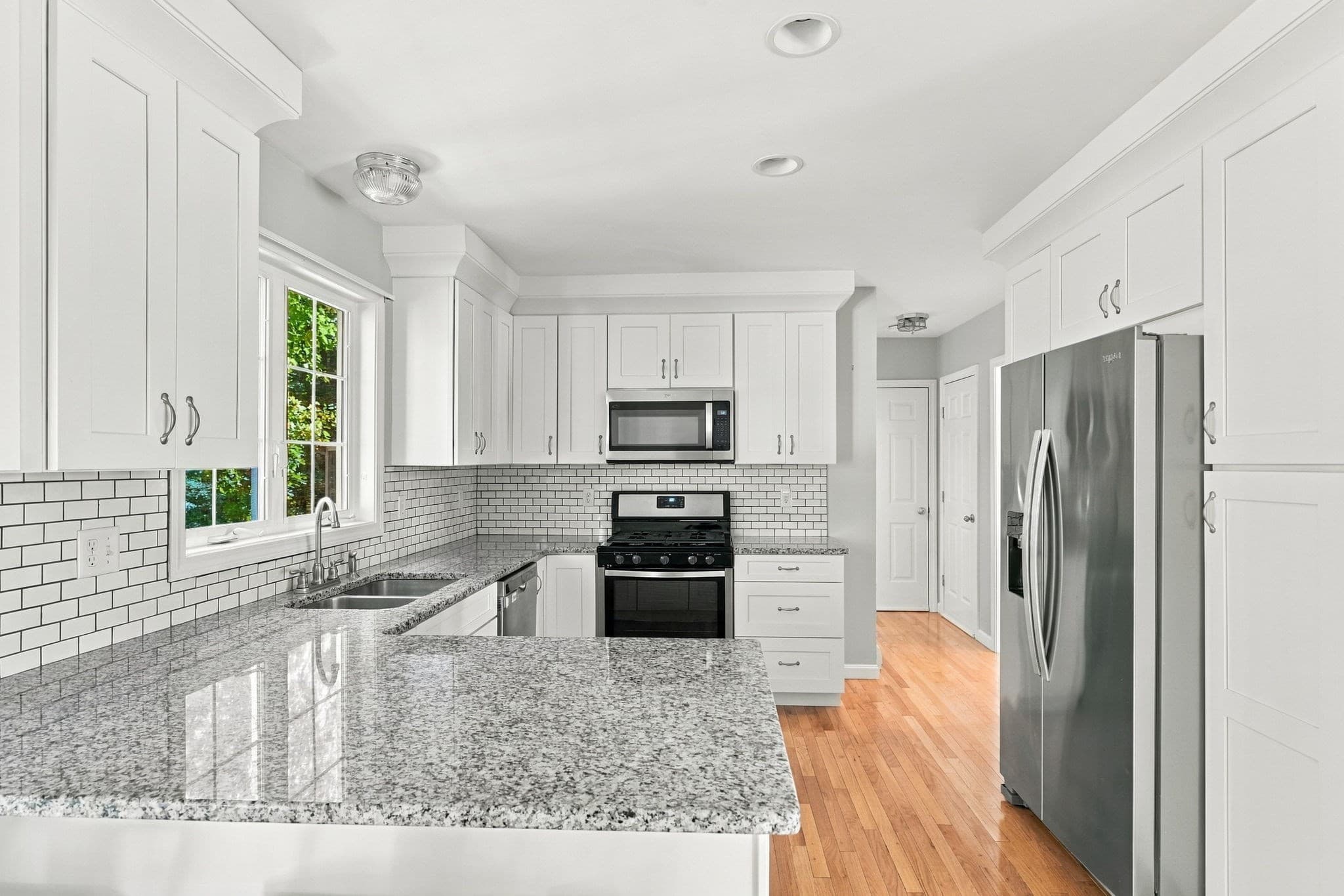 Single Family Residence at 28 Erin Ct, New Bedford MA 02745, photo 6 of 35