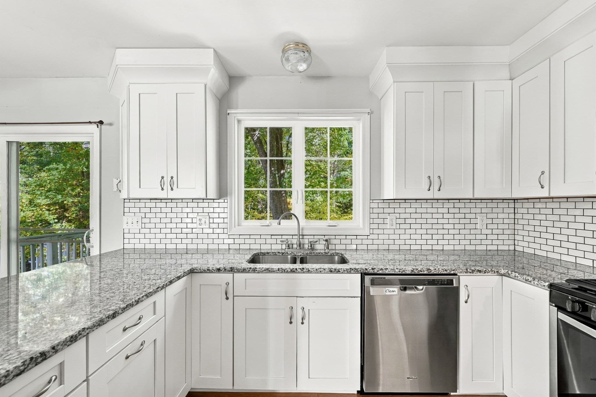 Single Family Residence at 28 Erin Ct, New Bedford MA 02745, photo 8 of 35