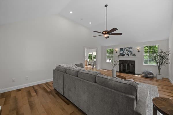 Single Family Residence at 128 Memorial Dr, Shrewsbury MA 01545, photo 11 of 42
