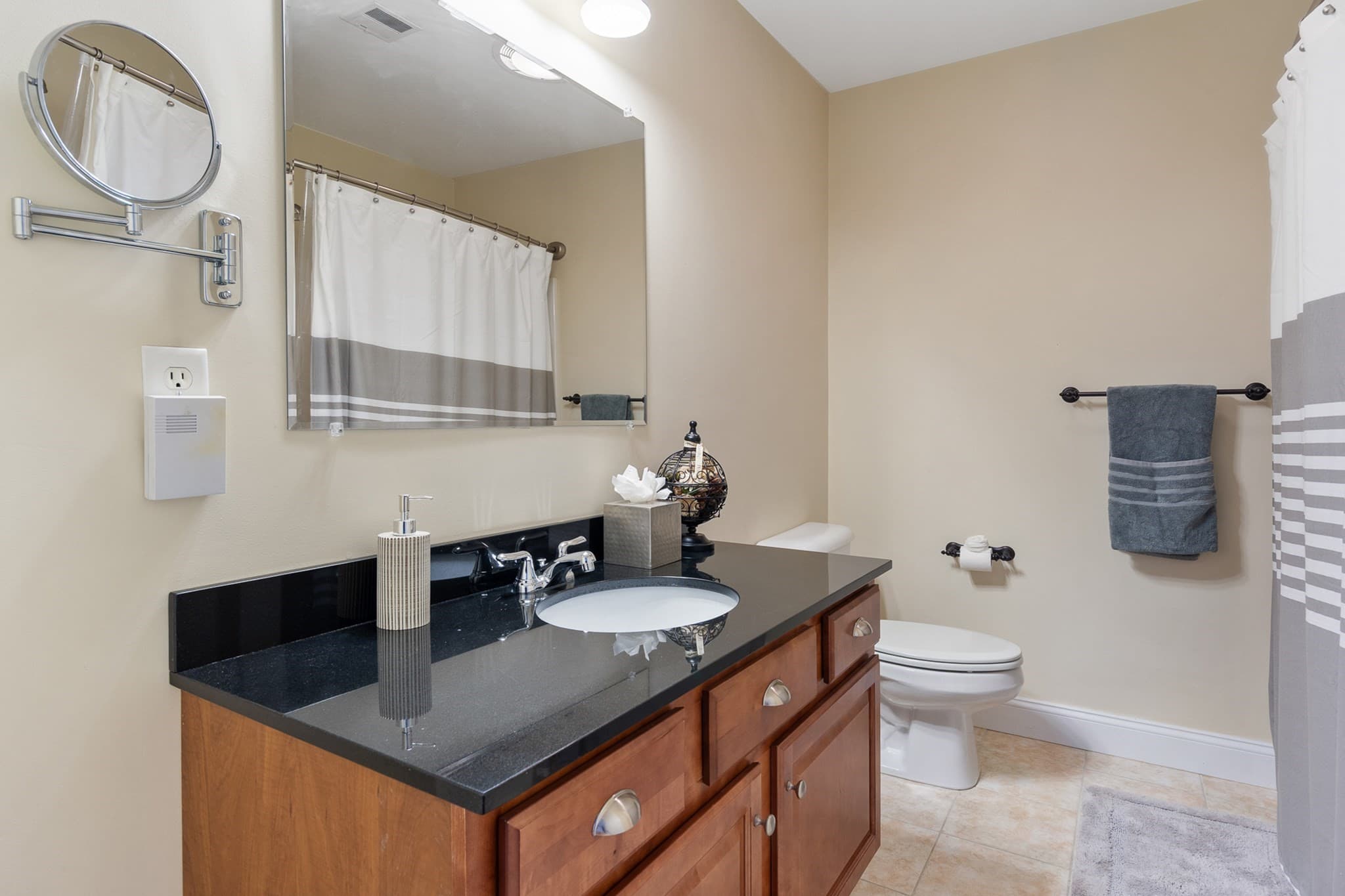 Condominium at 10 Blossom Ln # 10, Stratham NH 03885, photo 20 of 40