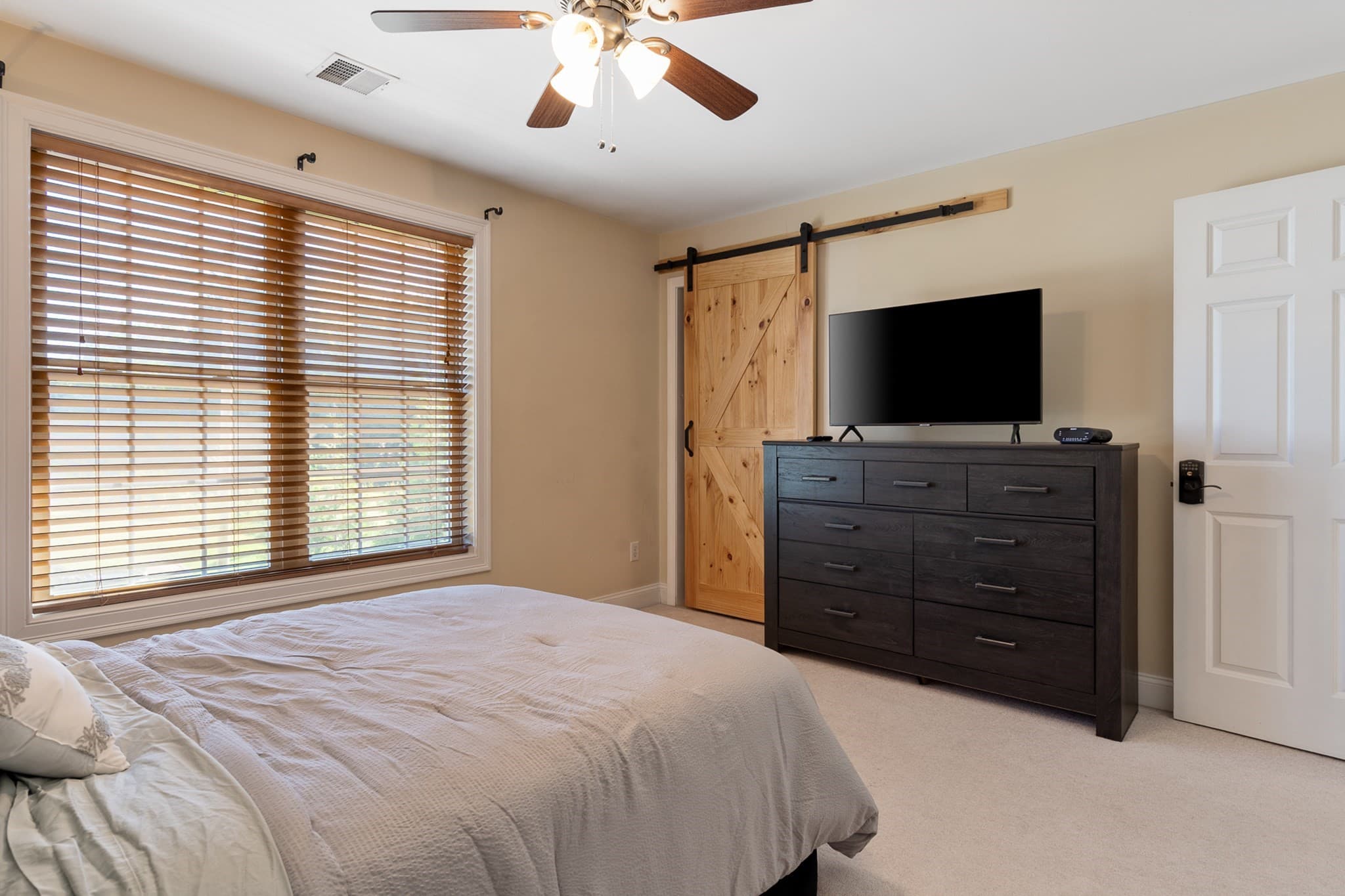 Condominium at 10 Blossom Ln # 10, Stratham NH 03885, photo 18 of 40