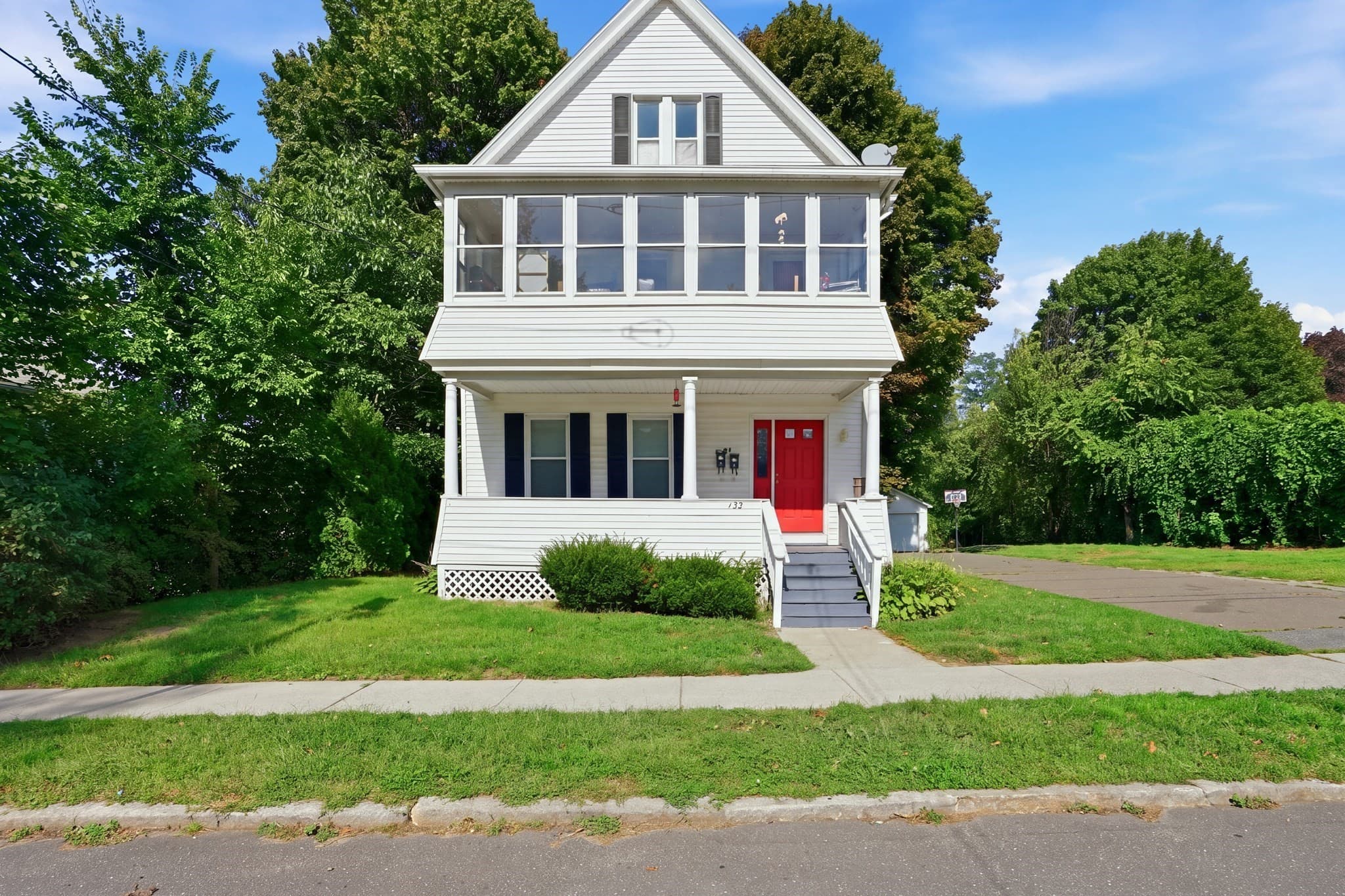 133 Hampden St, Chicopee MA 01013