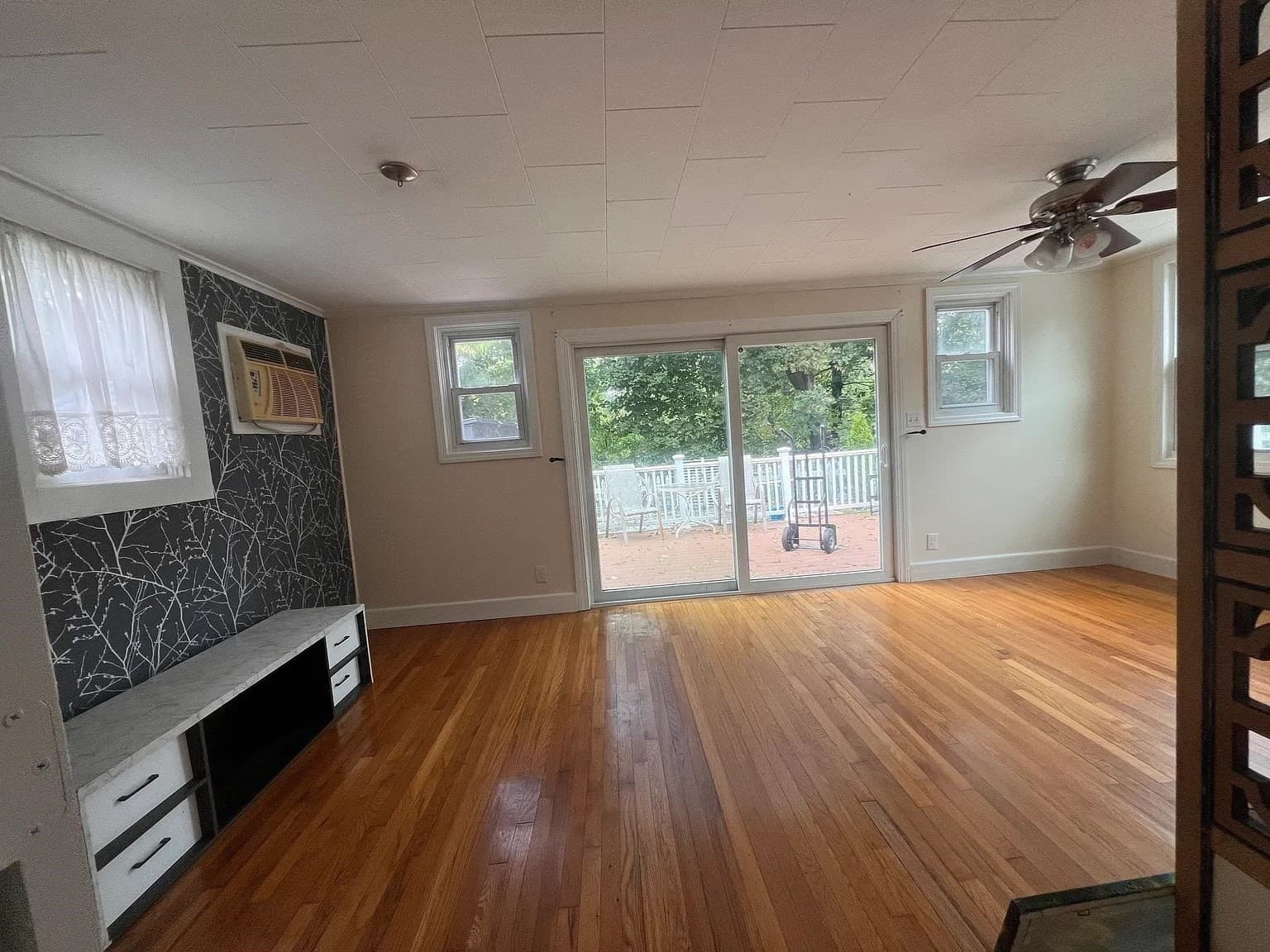 Single Family Residence at 26 Riverview Cir, Wayland MA 01778, photo 3 of 13