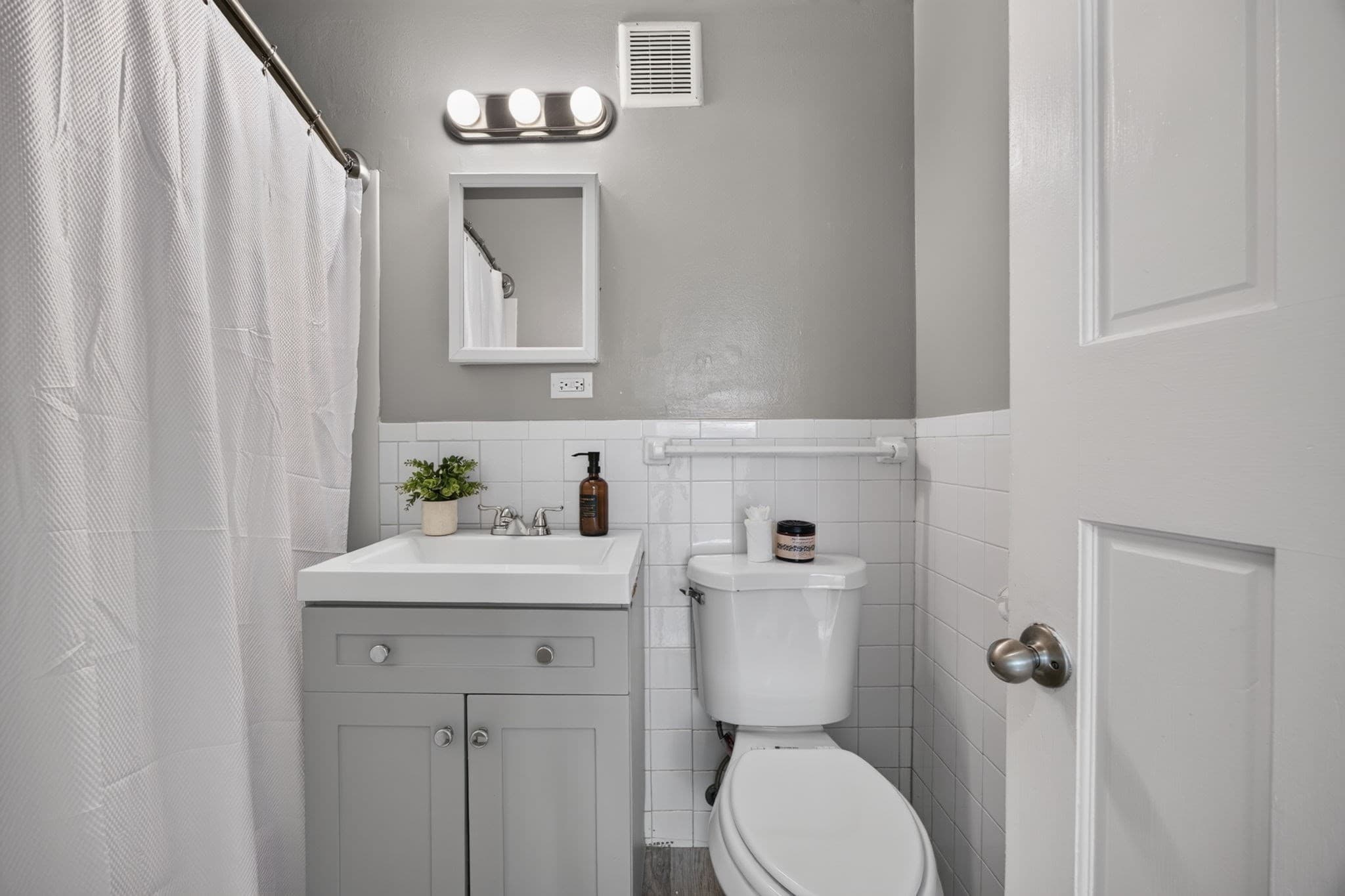 Condominium at 800 Governors Dr # 6, Winthrop MA 02152, photo 10 of 21
