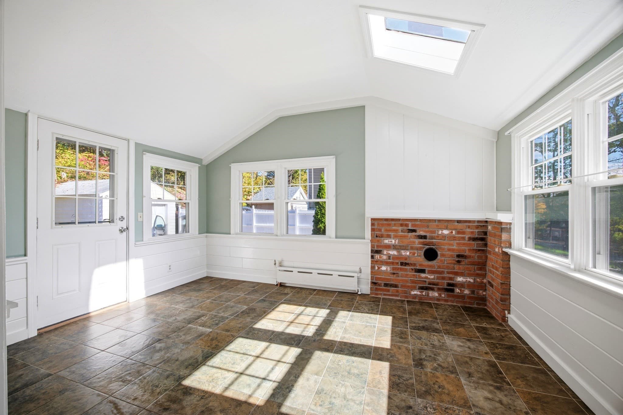 Single Family Residence at 1018 Spring St, Palmer MA 01069, photo 4 of 4