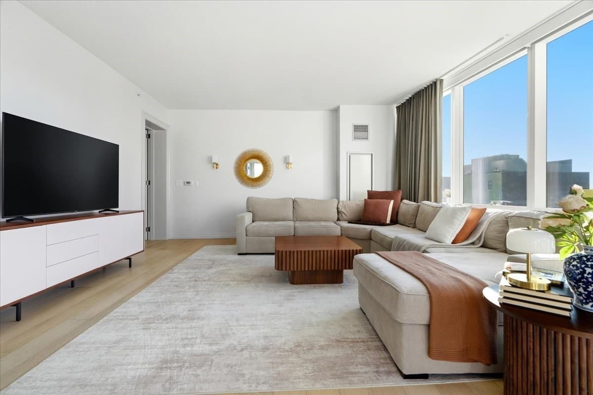 1 Franklin St # 1404, Boston MA 02110