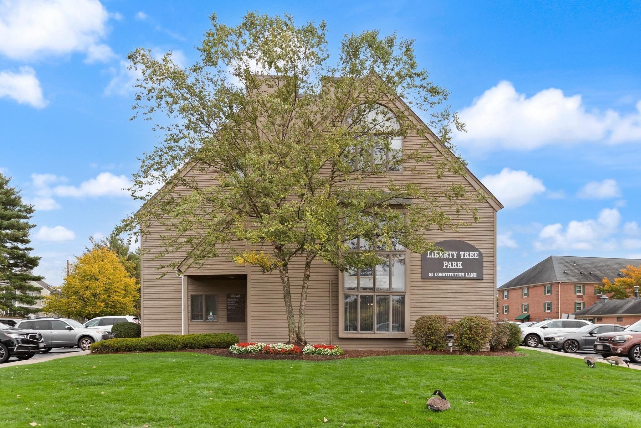 85 Constitution Ln, Danvers MA 01923