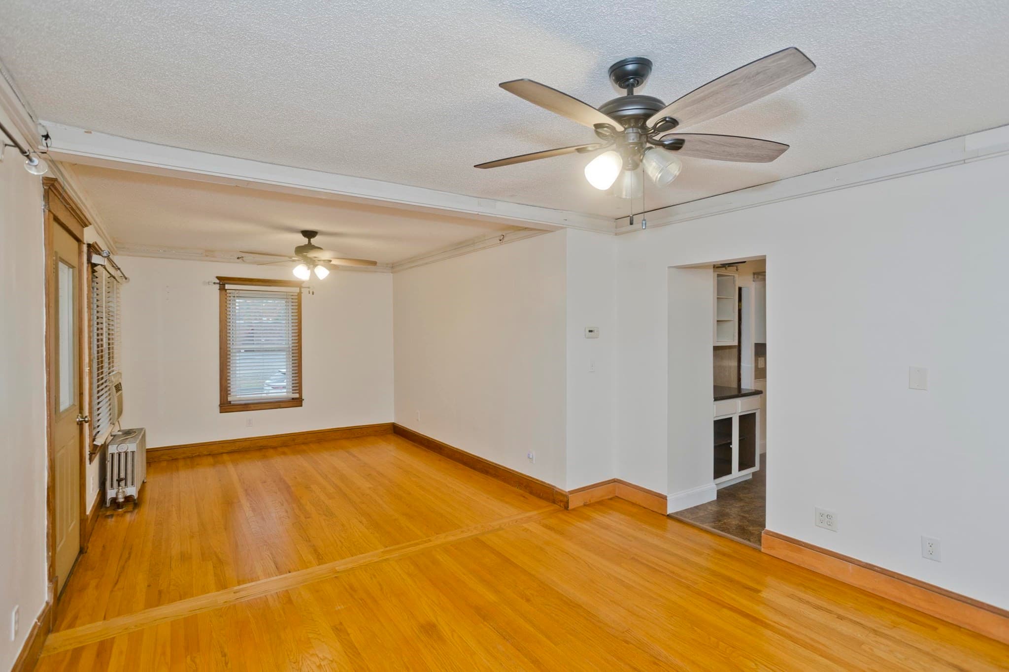 Single Family Residence at 314 Carew St, Chicopee MA 01020, photo 8 of 38