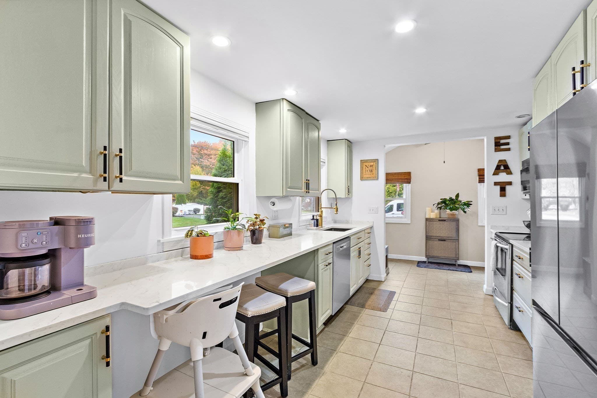 Single Family Residence at 71 Conlyn Avenue, Franklin MA 02038, photo 13 of 42