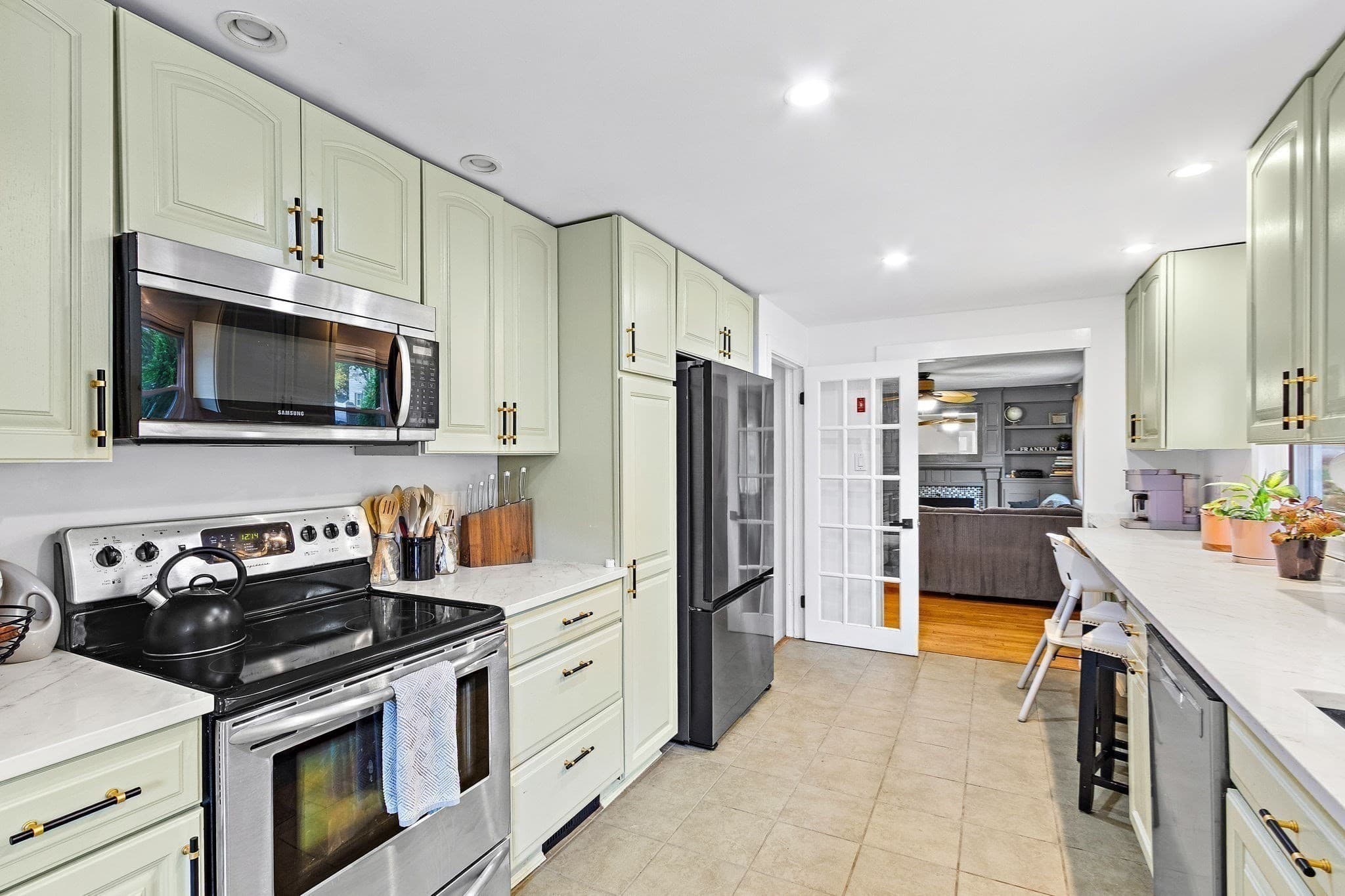 Single Family Residence at 71 Conlyn Avenue, Franklin MA 02038, photo 12 of 42
