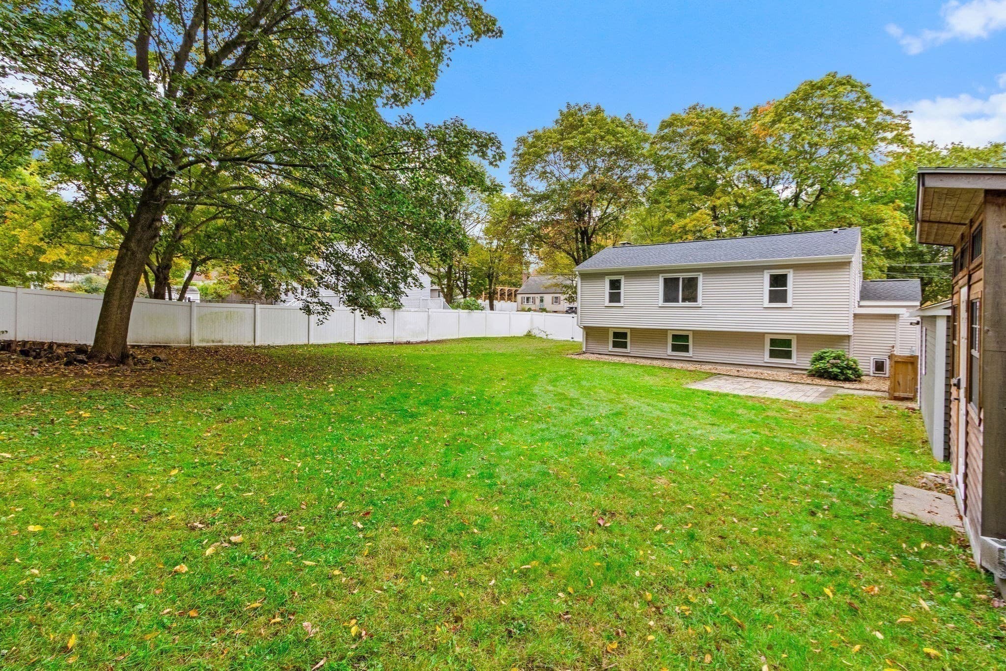 Single Family Residence at 71 Conlyn Avenue, Franklin MA 02038, photo 8 of 42