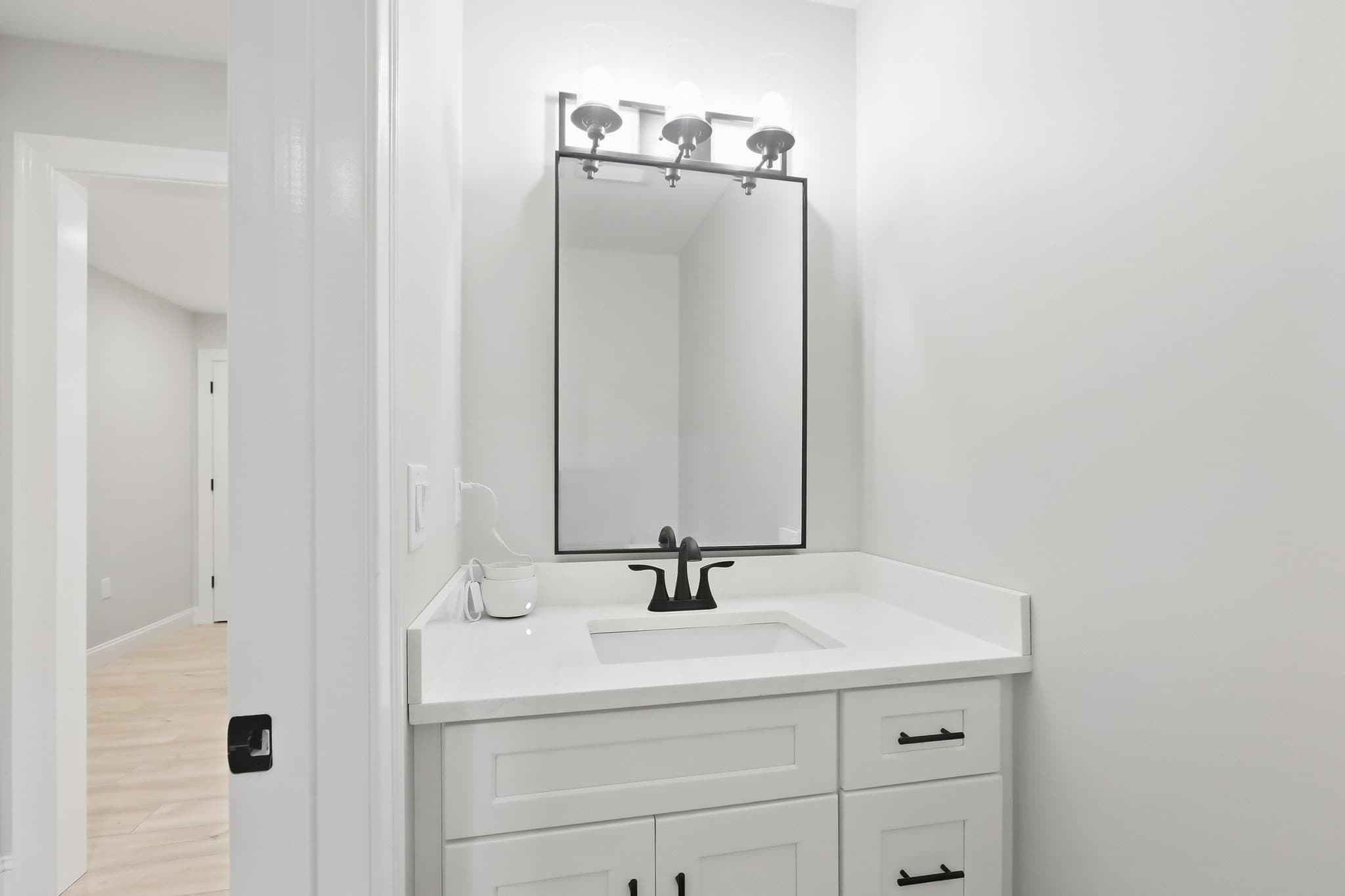 Condex at 15 Autumn Circle # B, Plaistow NH 03865, photo 15 of 42