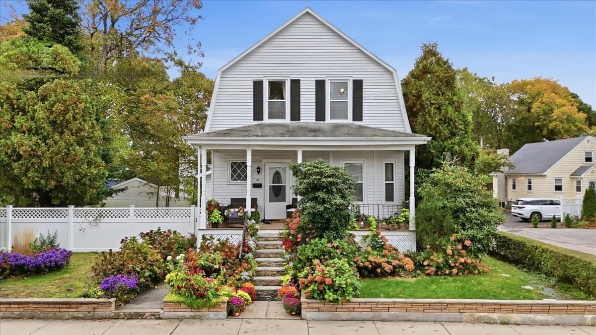 83 Desoto Rd, Boston MA 02132