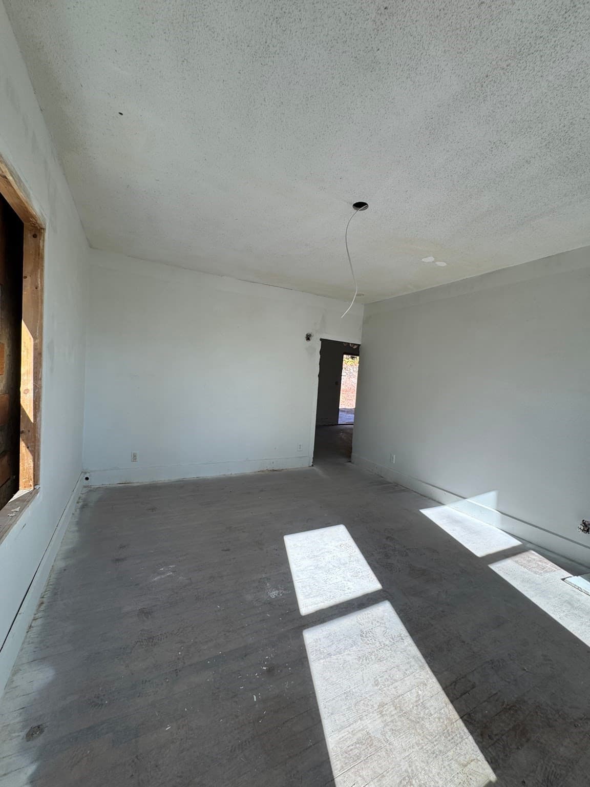 Single Family Residence at 29 Lincoln St, Millville MA 01529, photo 13 of 31