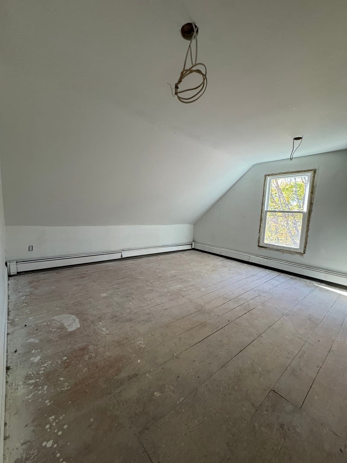 Single Family Residence at 29 Lincoln St, Millville MA 01529, photo 19 of 31