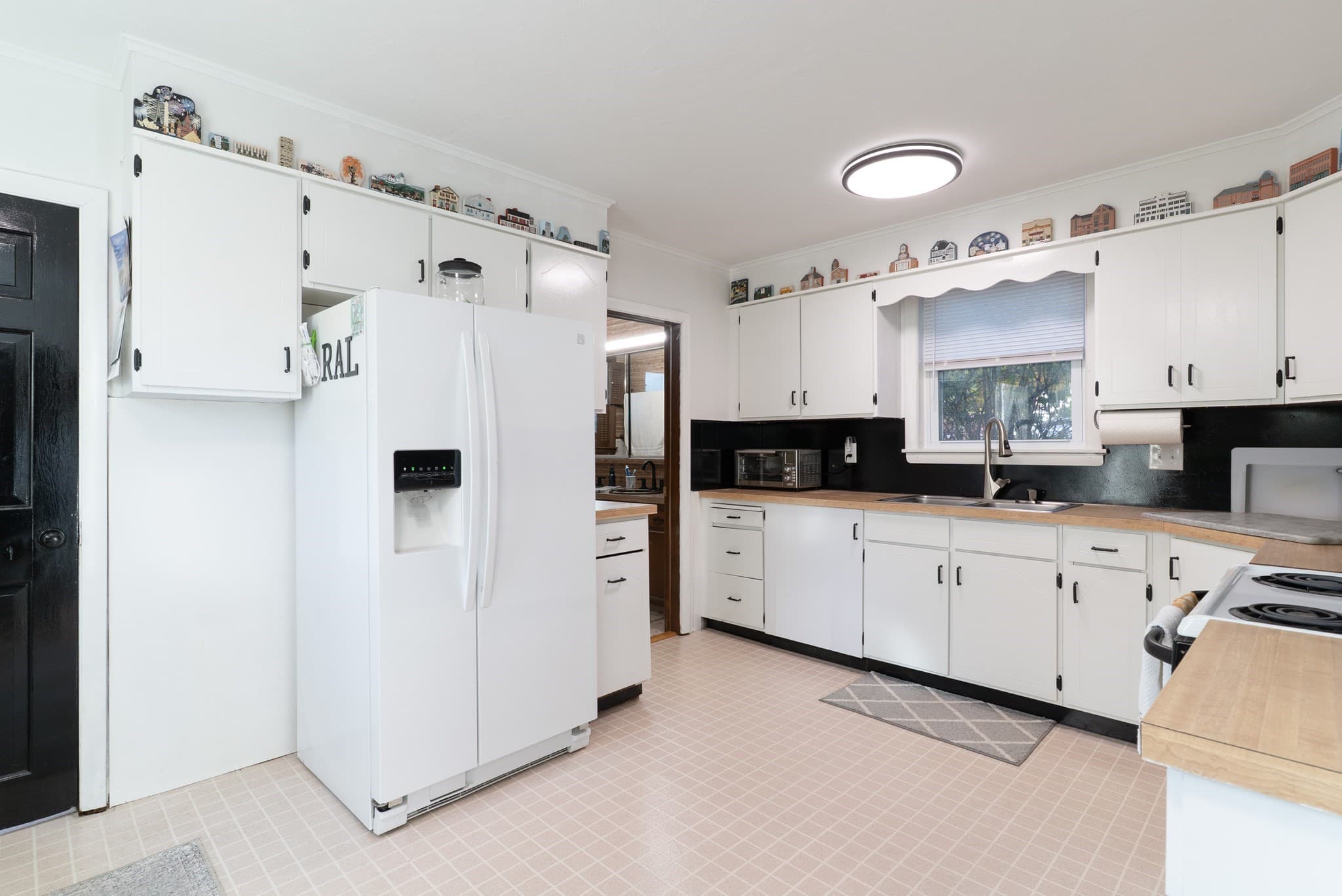 Single Family Residence at 23 Central Street, West Brookfield MA 01585, photo 10 of 32