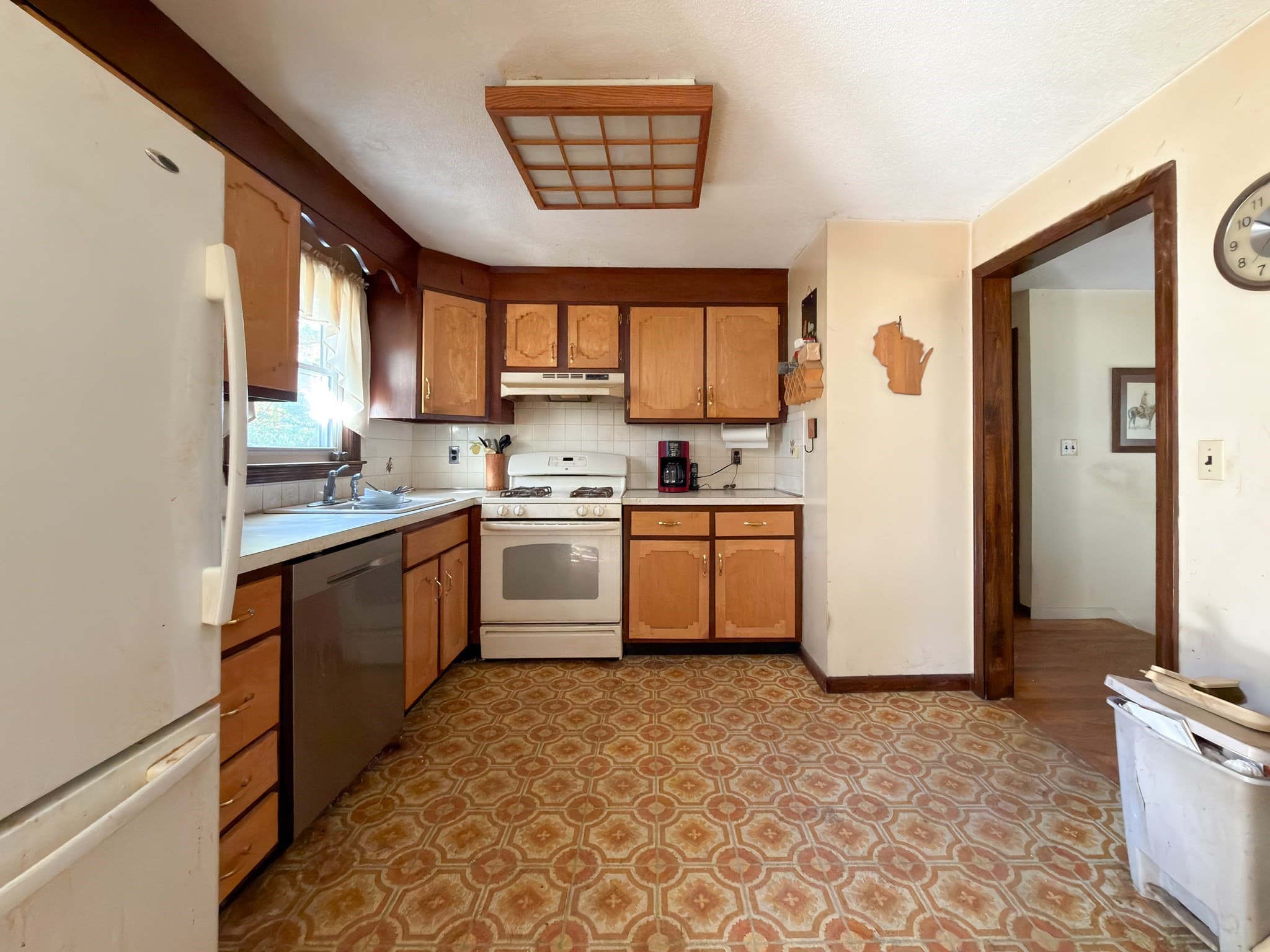 Single Family Residence at 49 Bradford Rd, Tewksbury MA 01876, photo 6 of 14