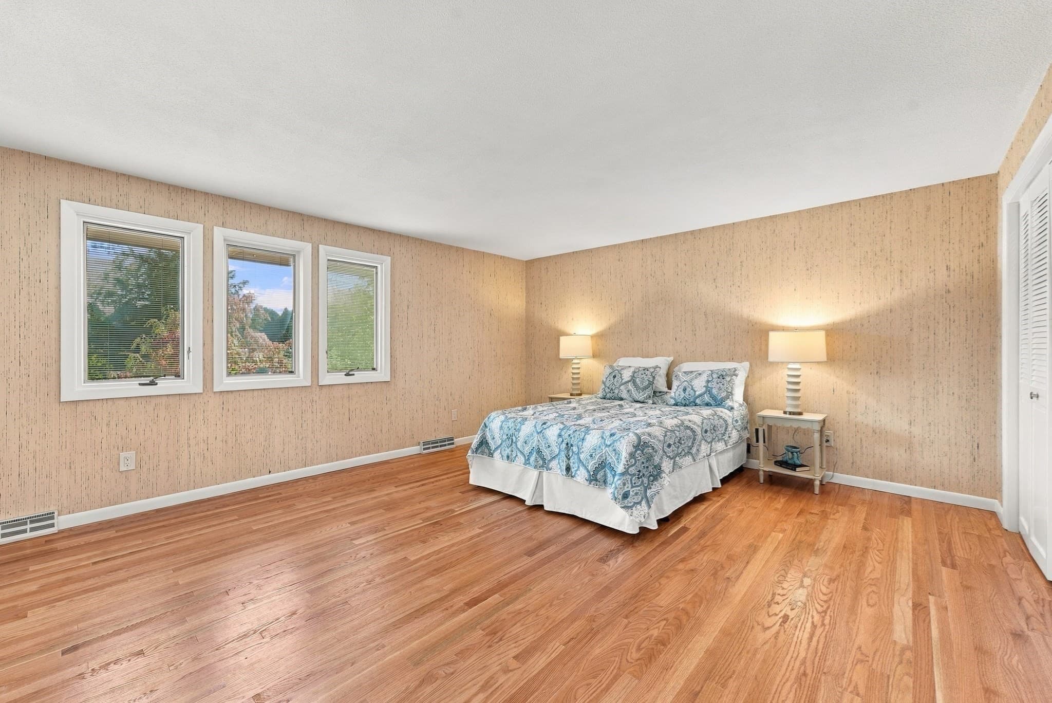 Single Family Residence at 692 Wolf Swamp Rd, Longmeadow MA 01106, photo 26 of 42