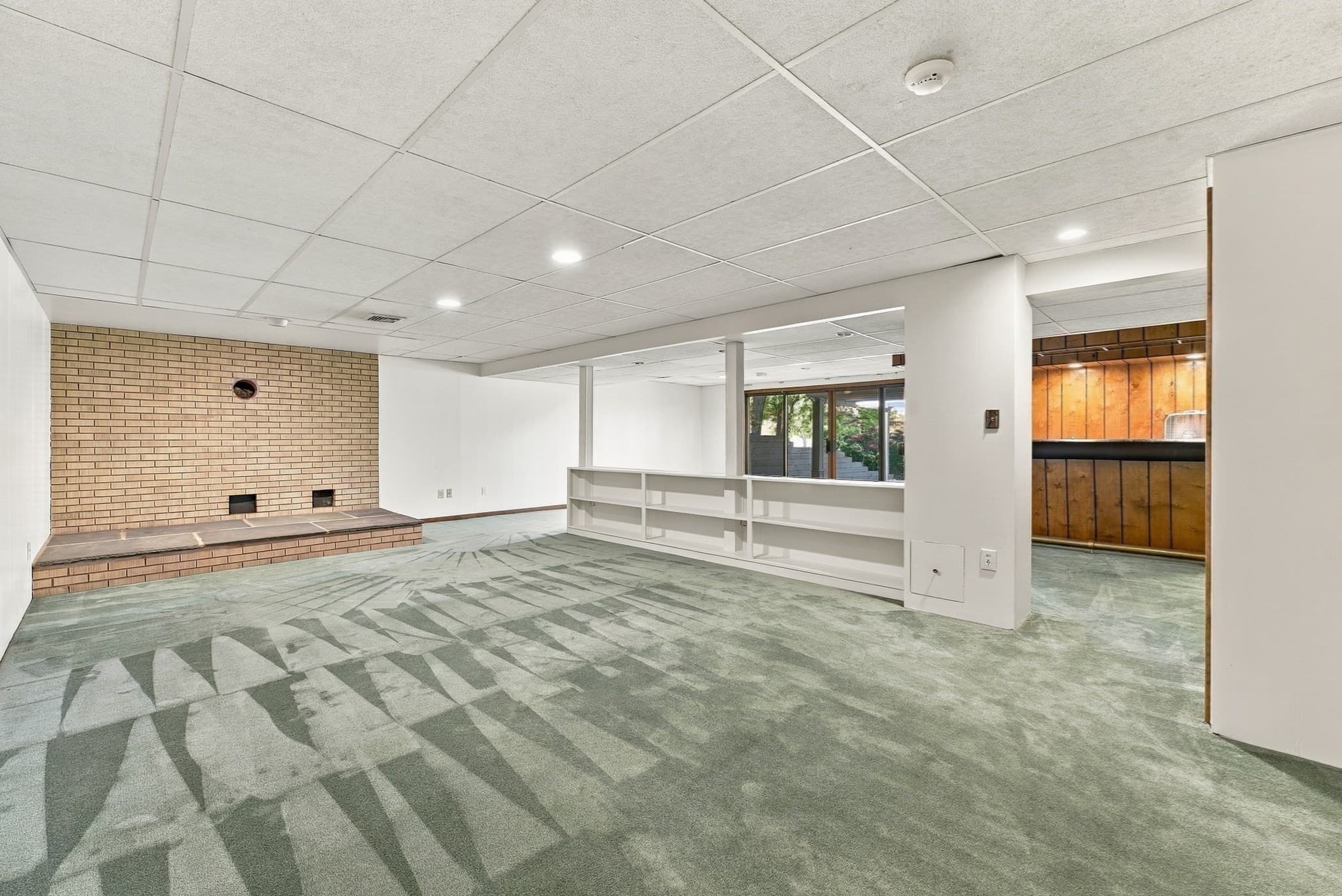 Single Family Residence at 692 Wolf Swamp Rd, Longmeadow MA 01106, photo 36 of 42