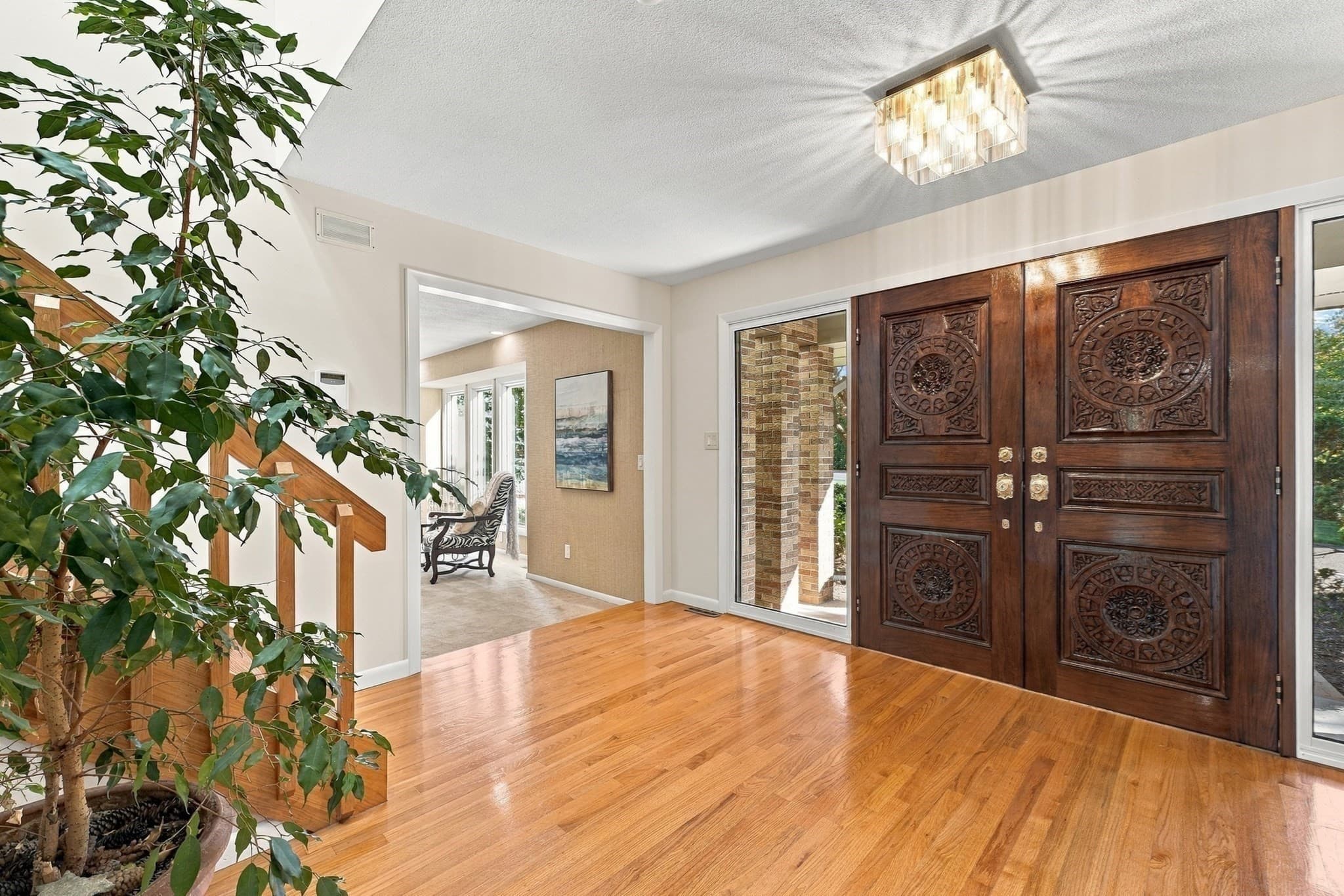 Single Family Residence at 692 Wolf Swamp Rd, Longmeadow MA 01106, photo 5 of 42