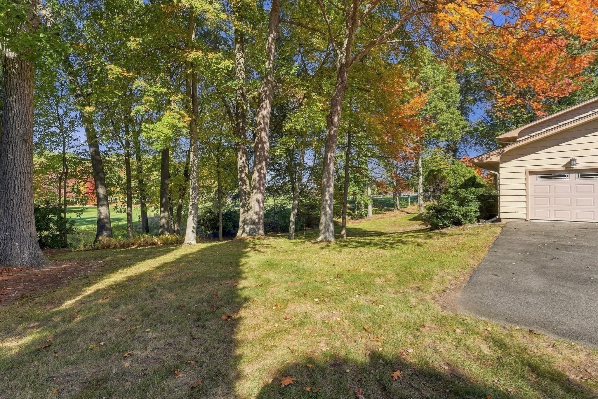 Single Family Residence at 692 Wolf Swamp Rd, Longmeadow MA 01106, photo 40 of 42