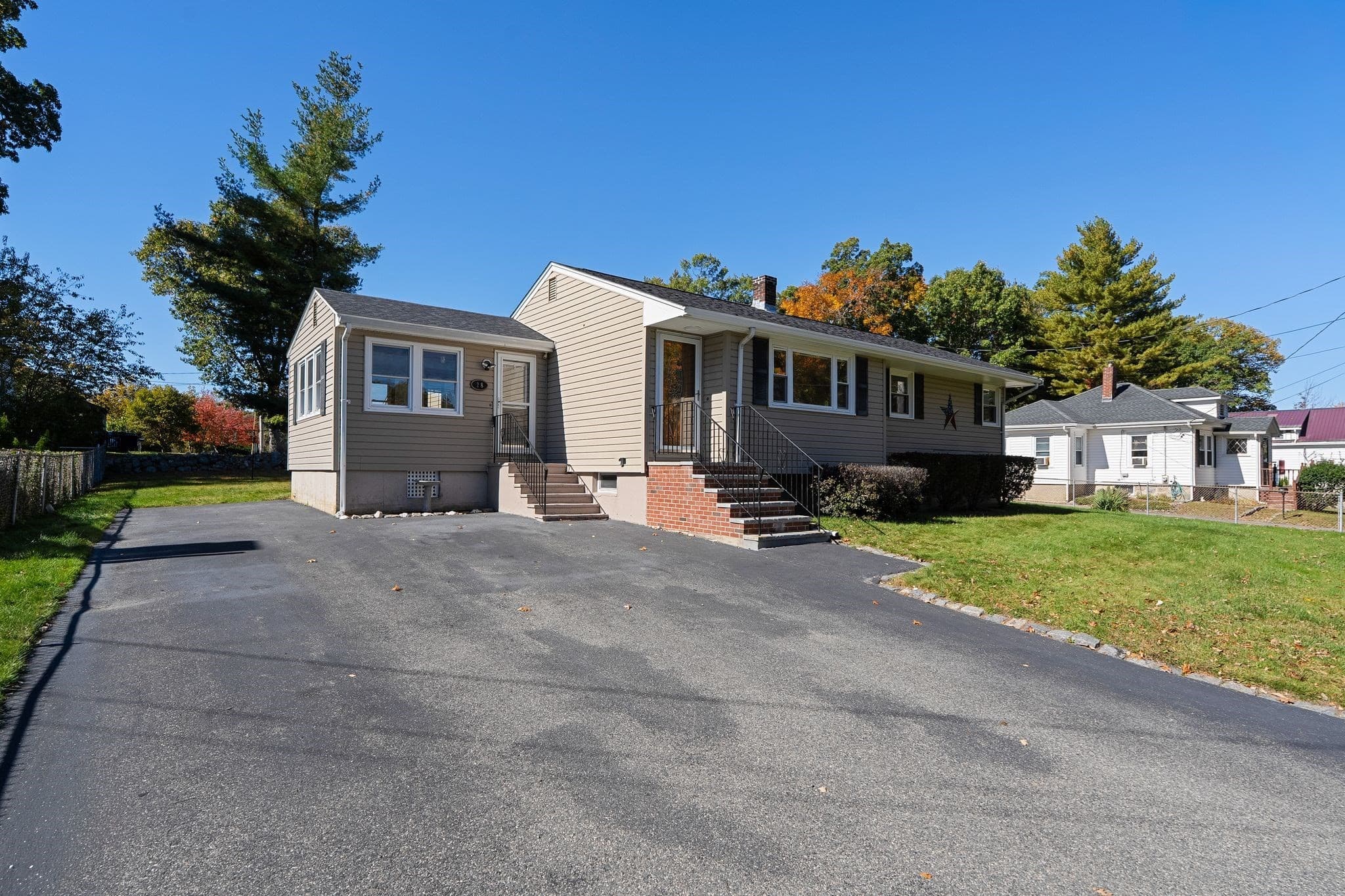 Single Family Residence at 28 Eames Ave, Brockton MA 02302, photo 3 of 41