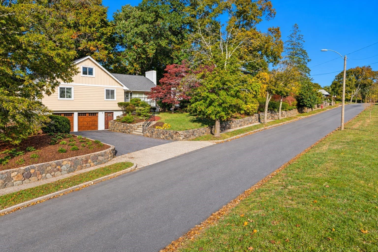 Single Family Residence at 1611 Commonwealth Ave, Newton MA 02465, photo 2 of 42