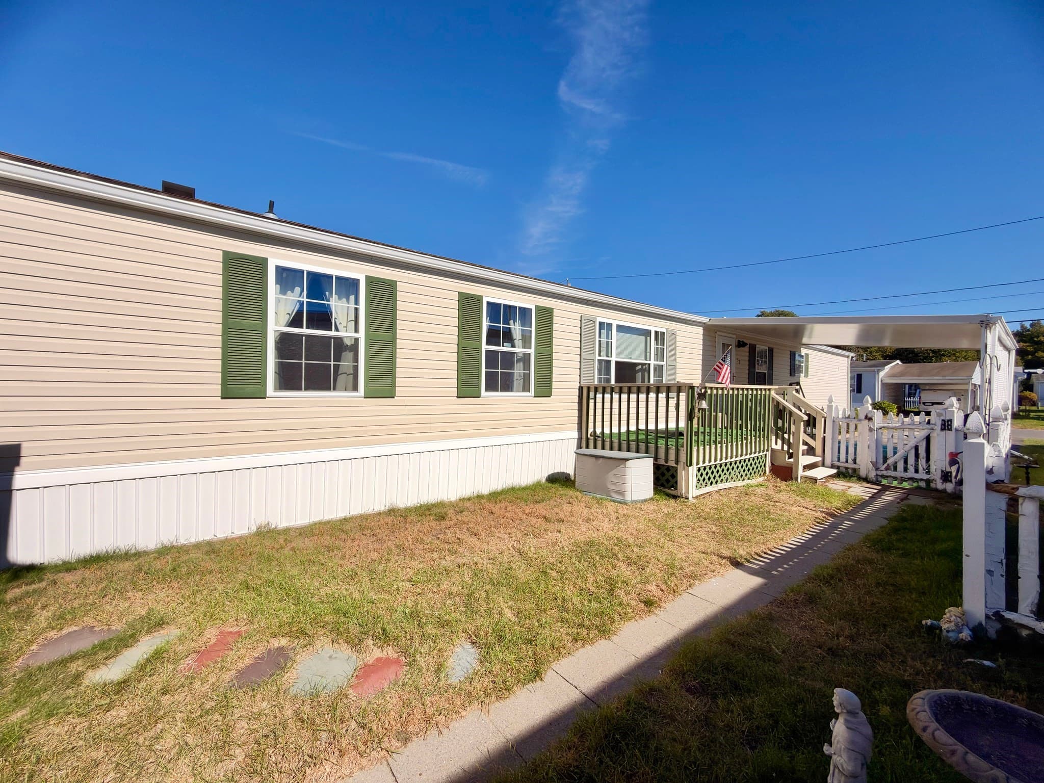 Mobile Home at 30 Holiday Cir, Chicopee MA 01020, photo 22 of 22