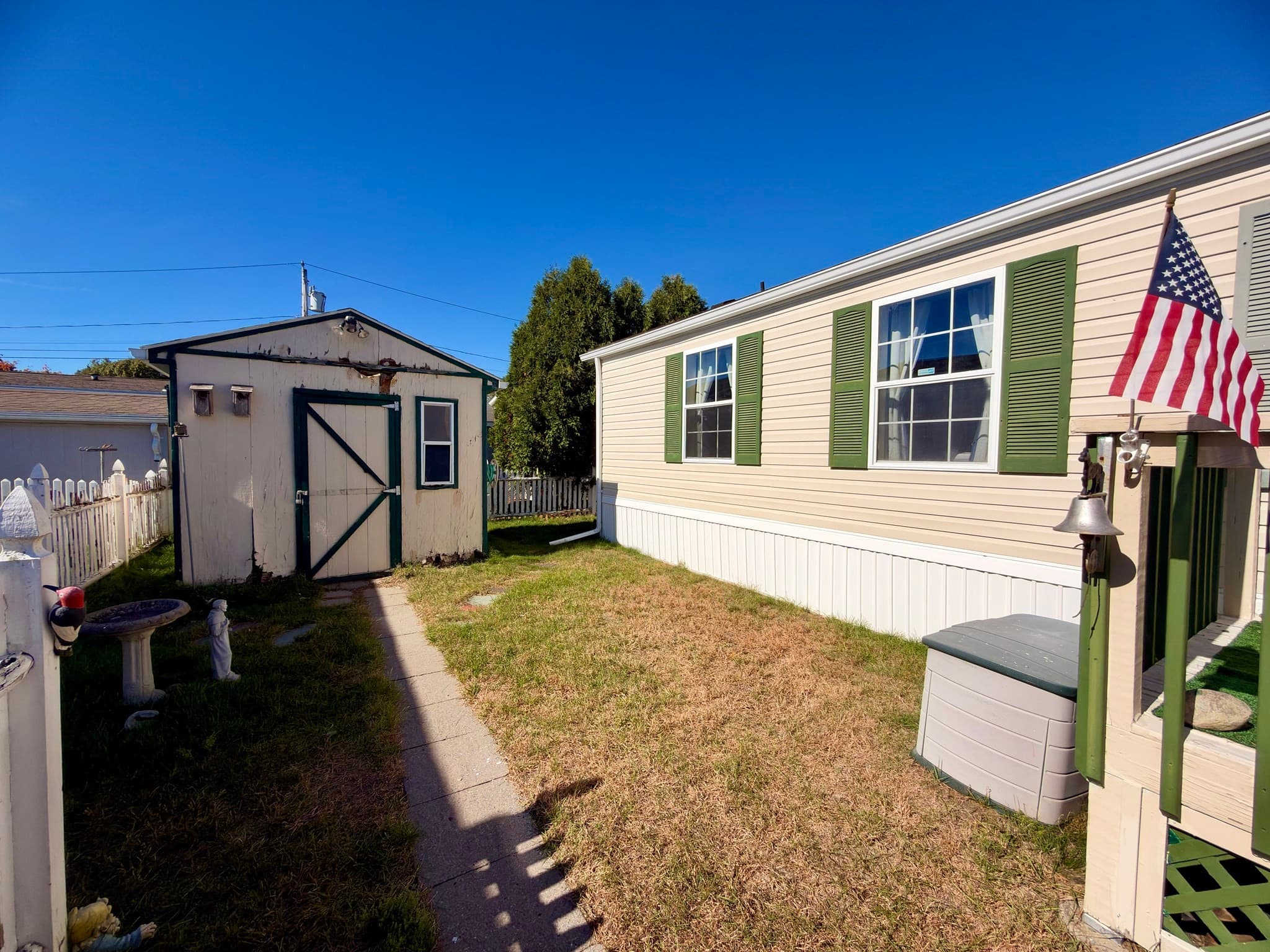 Mobile Home at 30 Holiday Cir, Chicopee MA 01020, photo 20 of 22