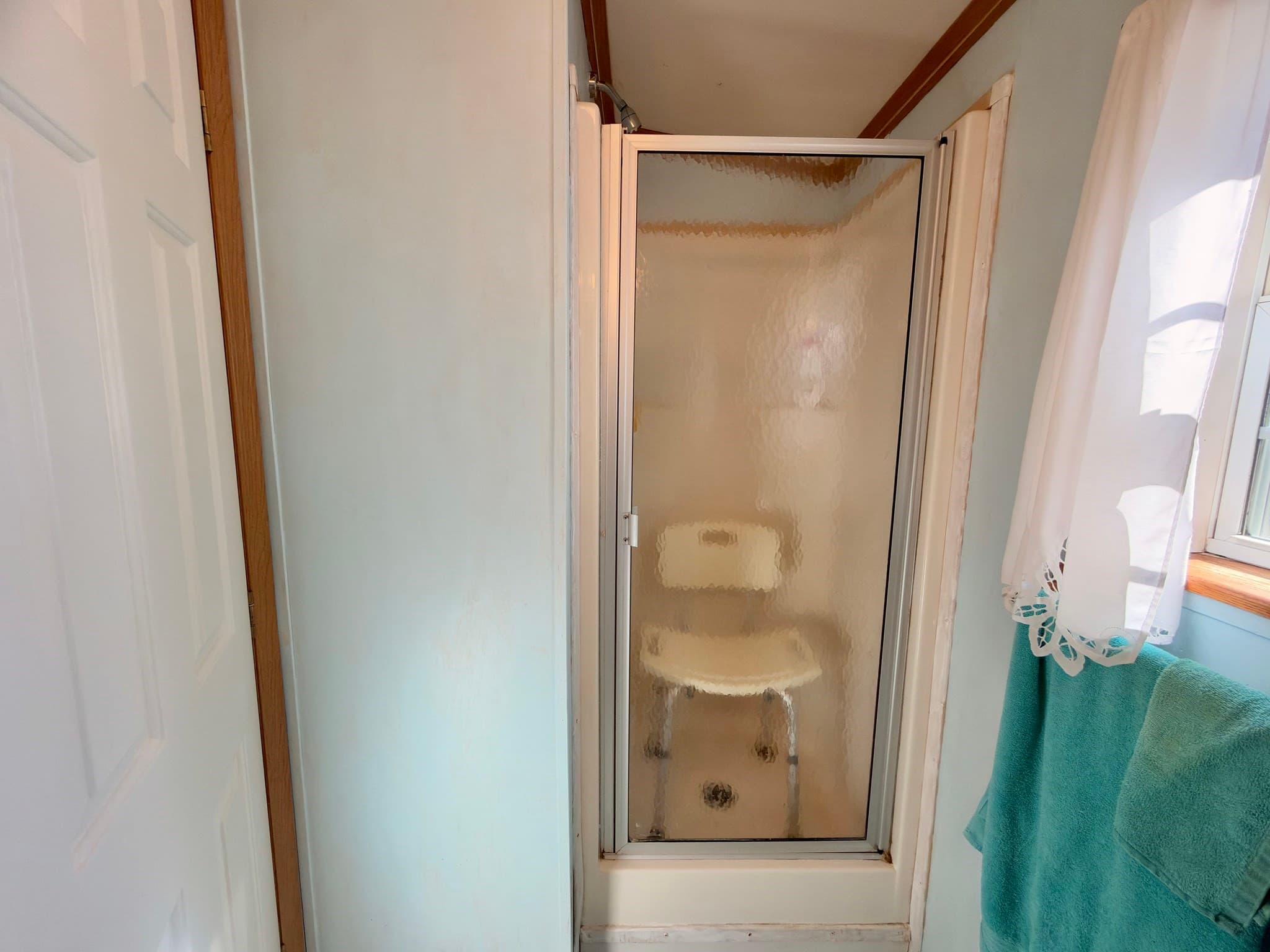 Mobile Home at 30 Holiday Cir, Chicopee MA 01020, photo 9 of 22
