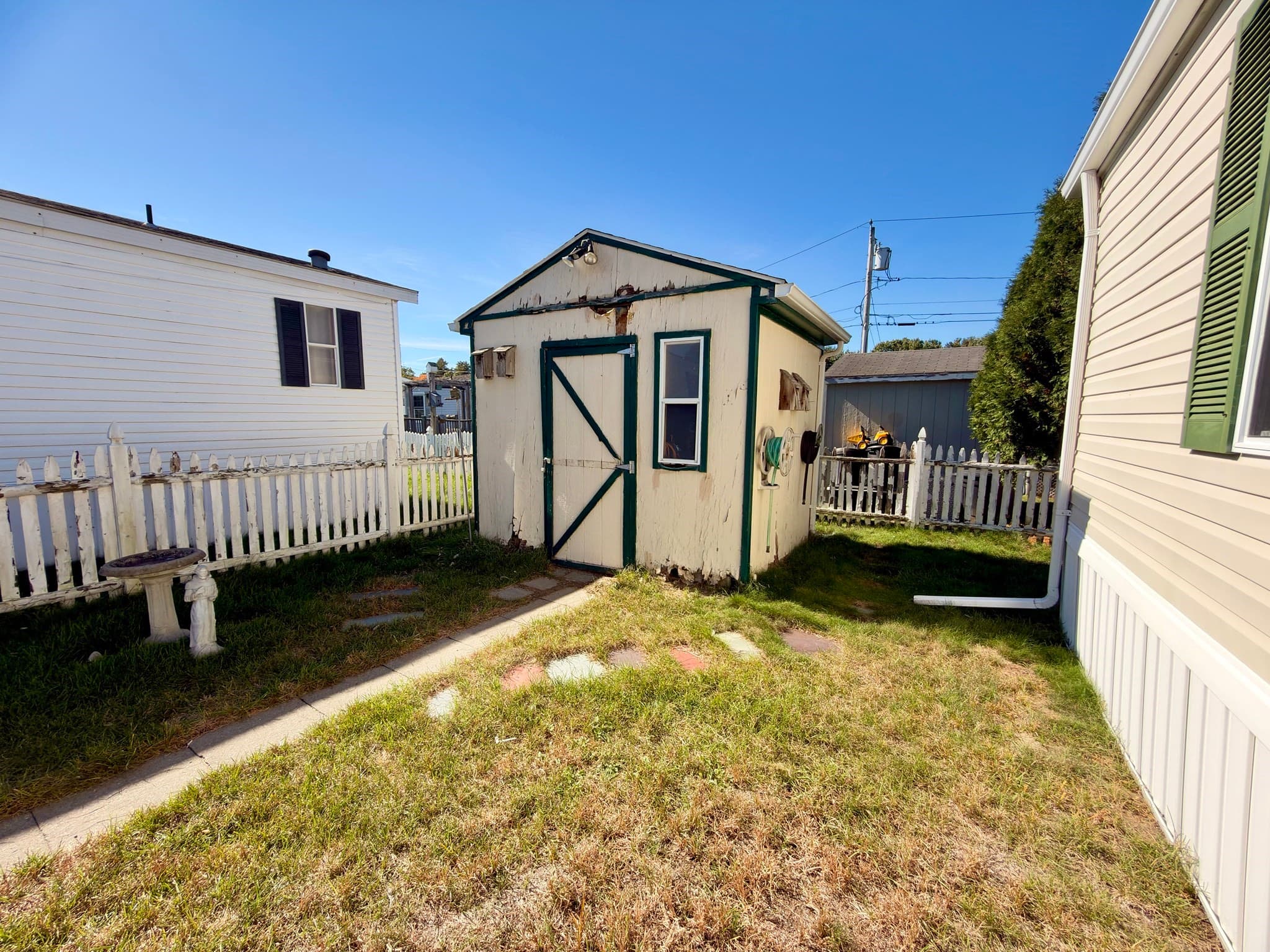 Mobile Home at 30 Holiday Cir, Chicopee MA 01020, photo 21 of 22