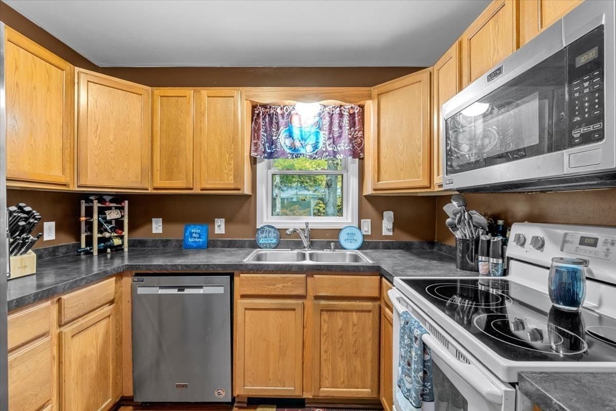 Single Family Residence at 11 Indian Rd, Norton MA 02766, photo 14 of 23