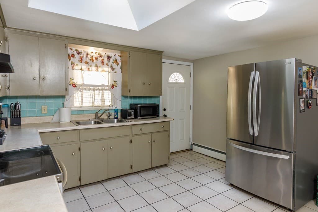 Single Family Residence at 360 Blossom Street, Fitchburg MA 01420, photo 4 of 18