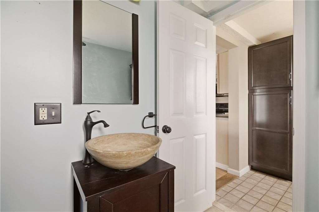 Single Family Residence at 507 County Rd, Barrington RI 02806, photo 17 of 38