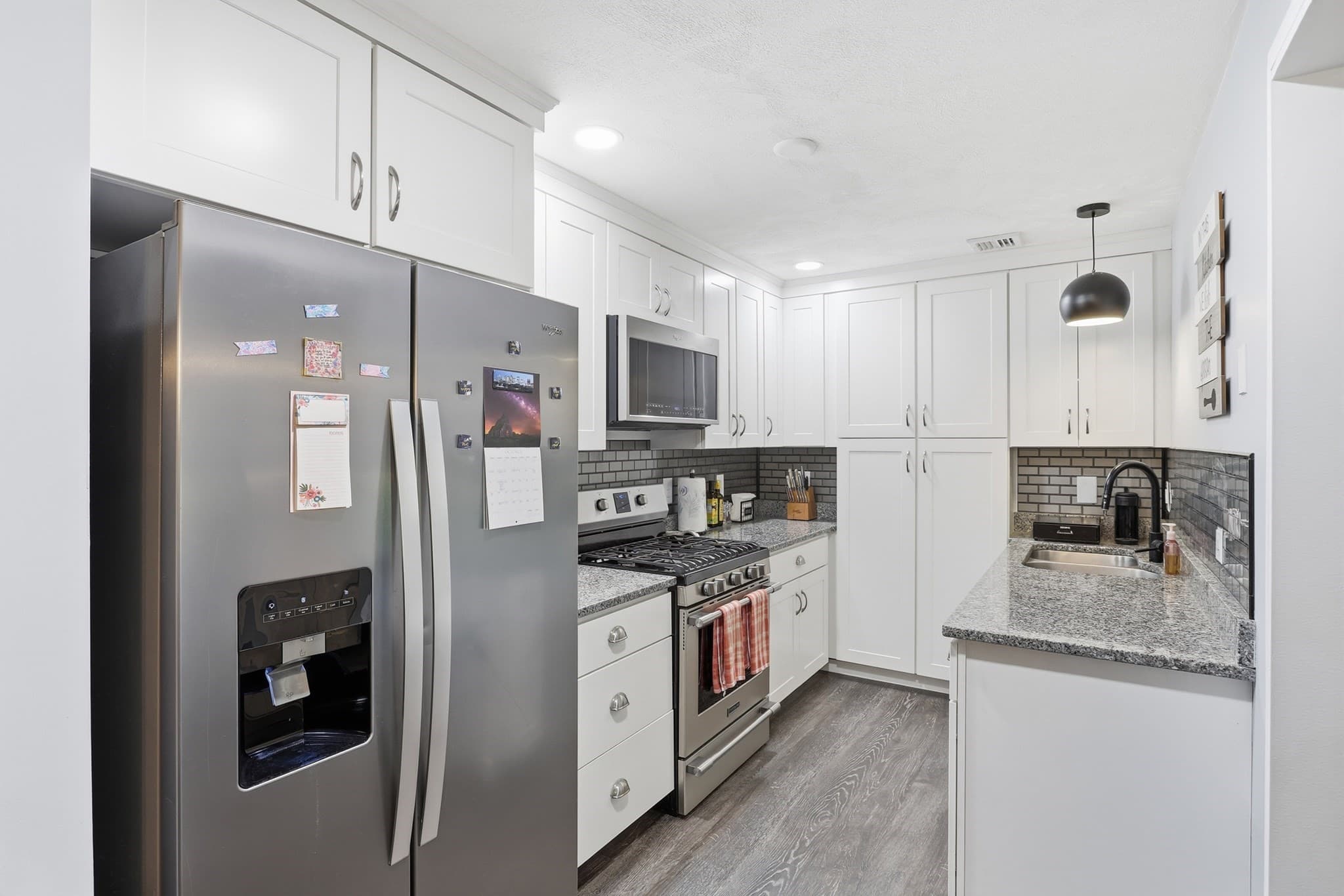 Condominium at 10 Village Ln # 15, Tyngsborough MA 01879, photo 3 of 33