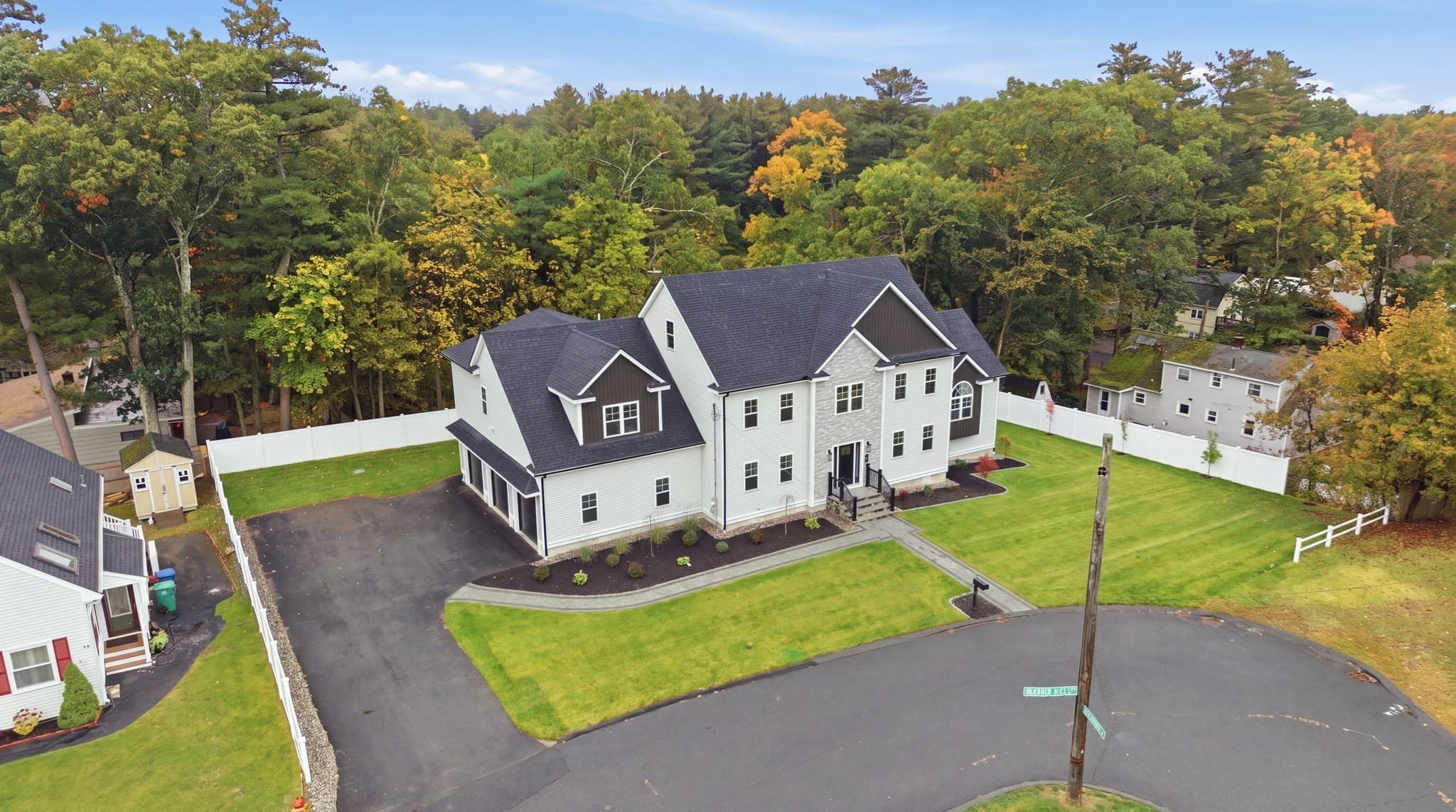 Single Family Residence at 18 Druid Hill Ave, Burlington MA 01803, photo 2 of 42