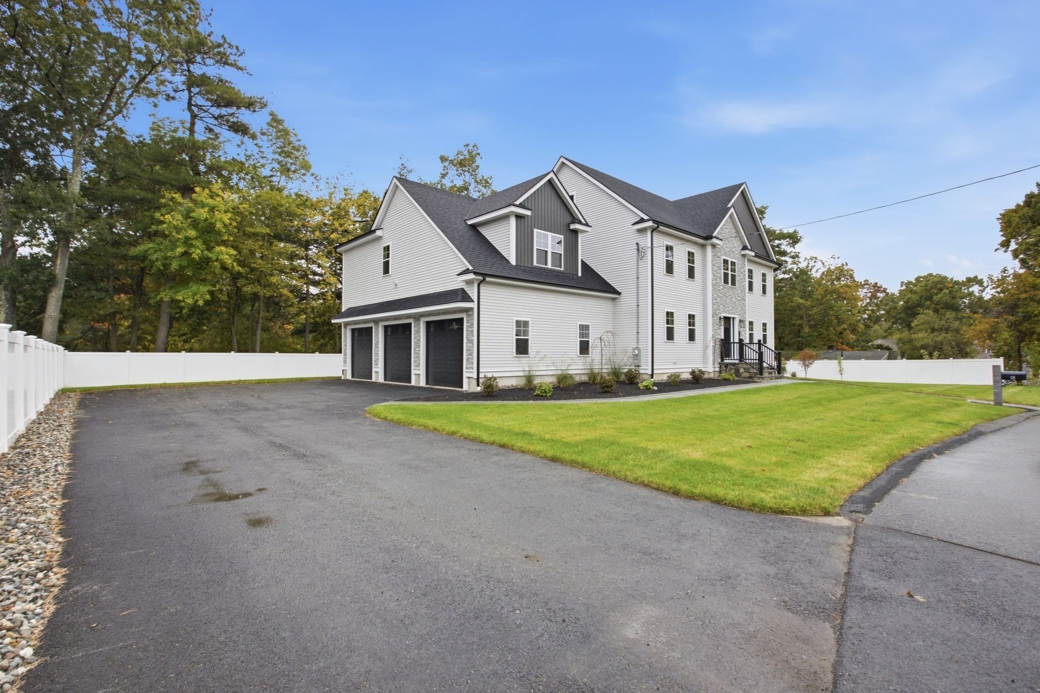 Single Family Residence at 18 Druid Hill Ave, Burlington MA 01803, photo 3 of 42