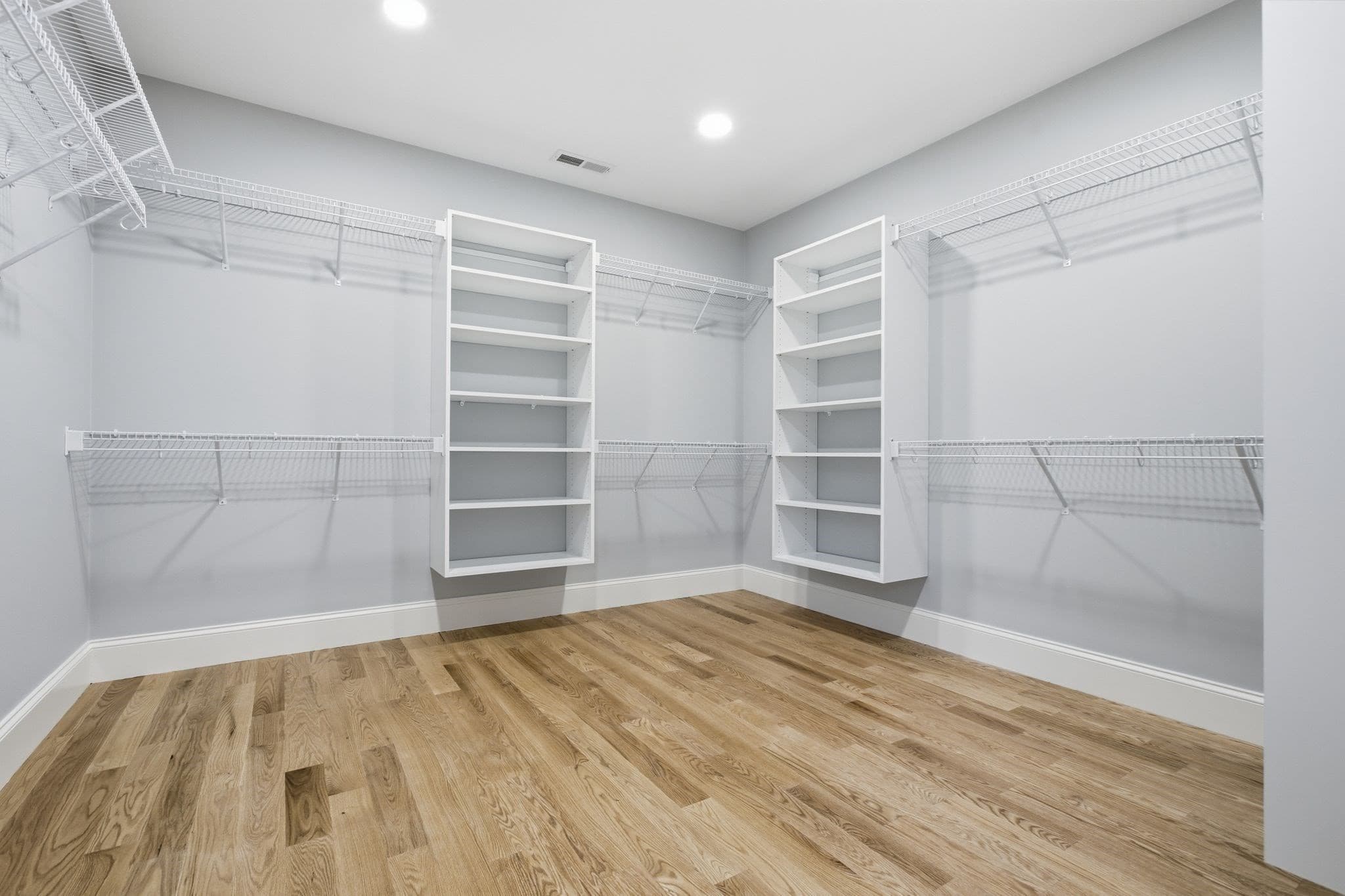 Single Family Residence at 18 Druid Hill Ave, Burlington MA 01803, photo 20 of 42