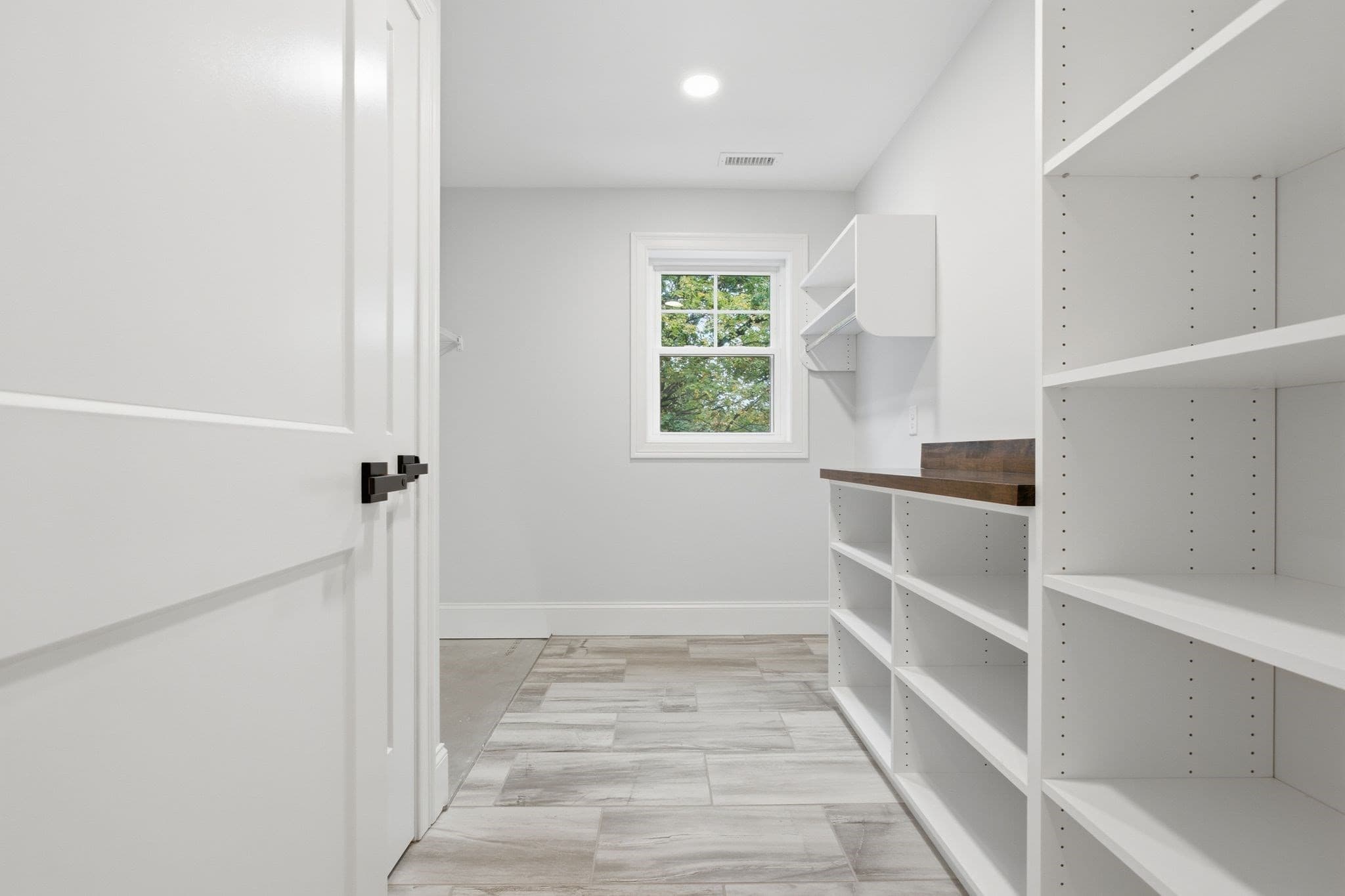 Single Family Residence at 18 Druid Hill Ave, Burlington MA 01803, photo 21 of 42