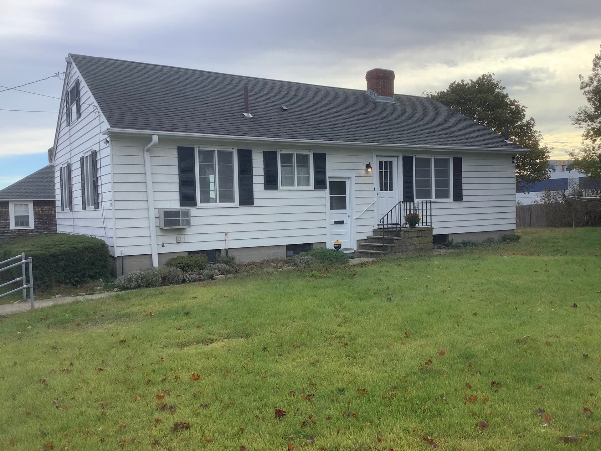 10 Clara St, New Bedford MA 02744
