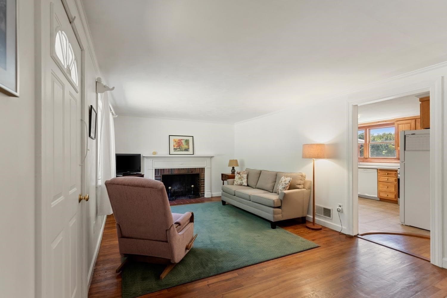 Single Family Residence at 114 Conant St, Beverly MA 01915, photo 5 of 37