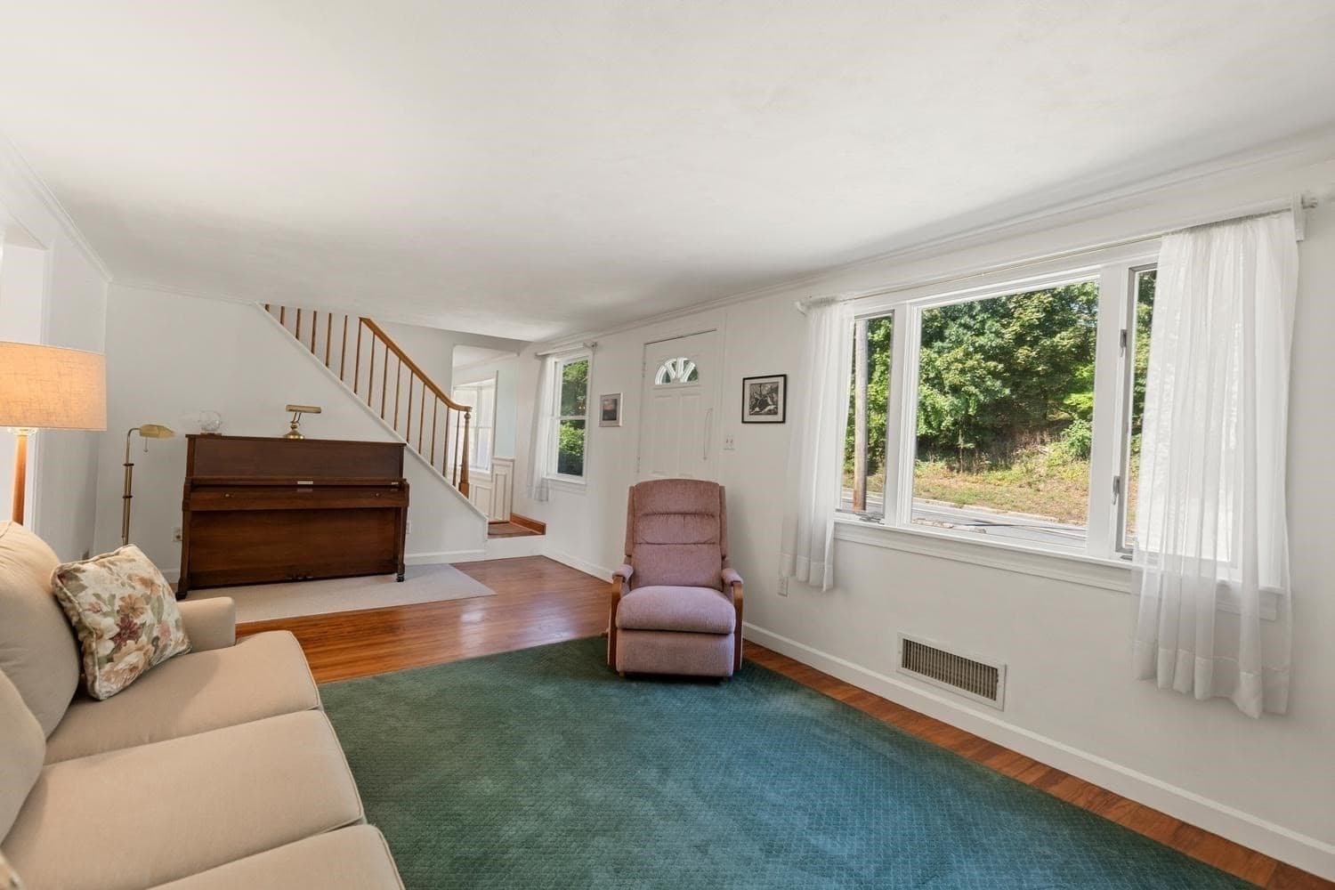 Single Family Residence at 114 Conant St, Beverly MA 01915, photo 8 of 37