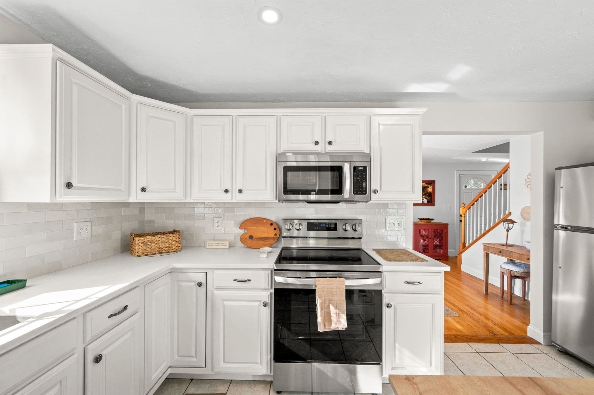 Single Family Residence at 1290 Washington Street, East Bridgewater MA 02333, photo 7 of 31
